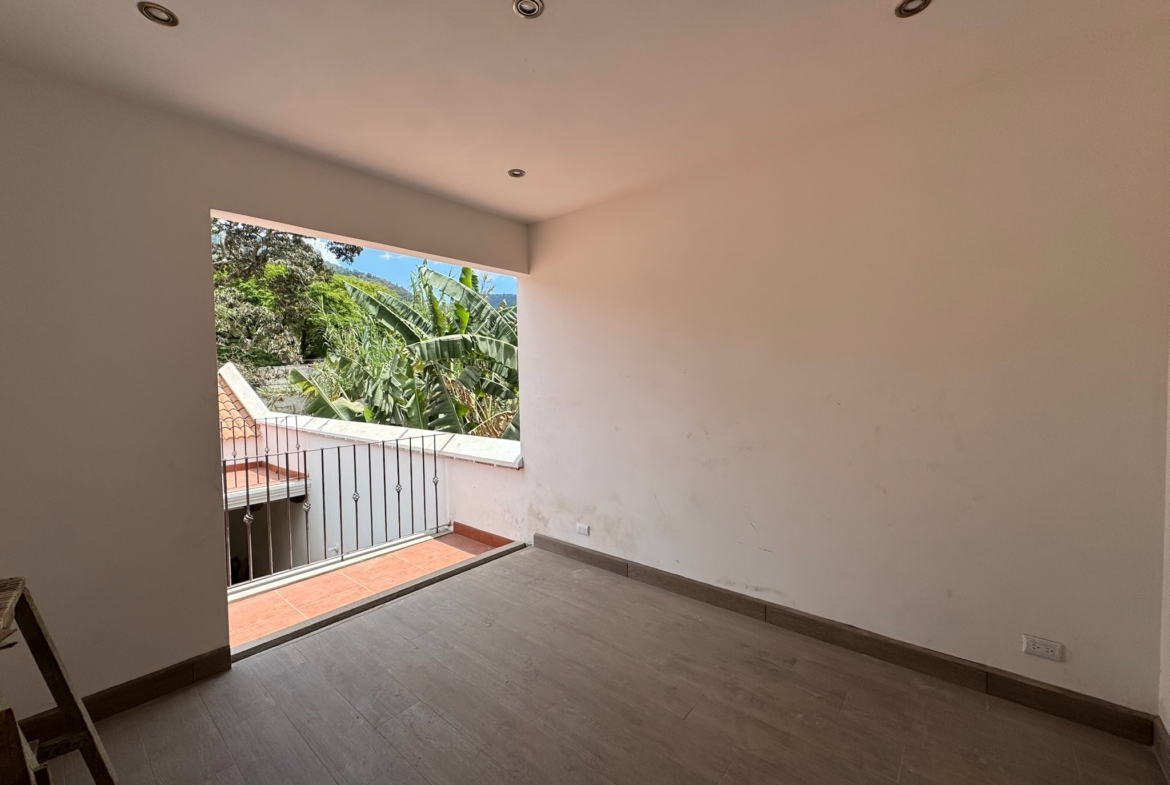 CASA EN VENTA EN ANTIGUA GUATEMALA
