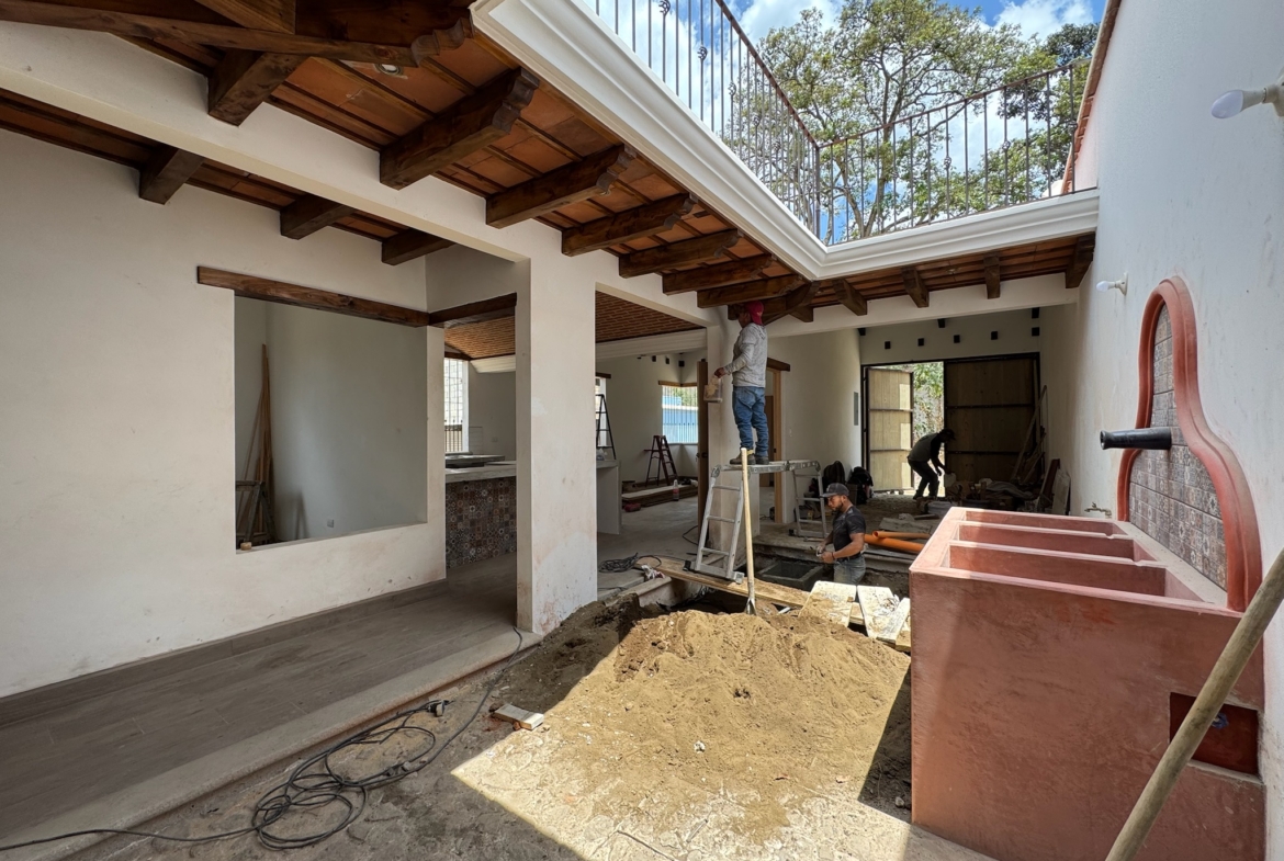 CASA EN VENTA EN ANTIGUA GUATEMALA