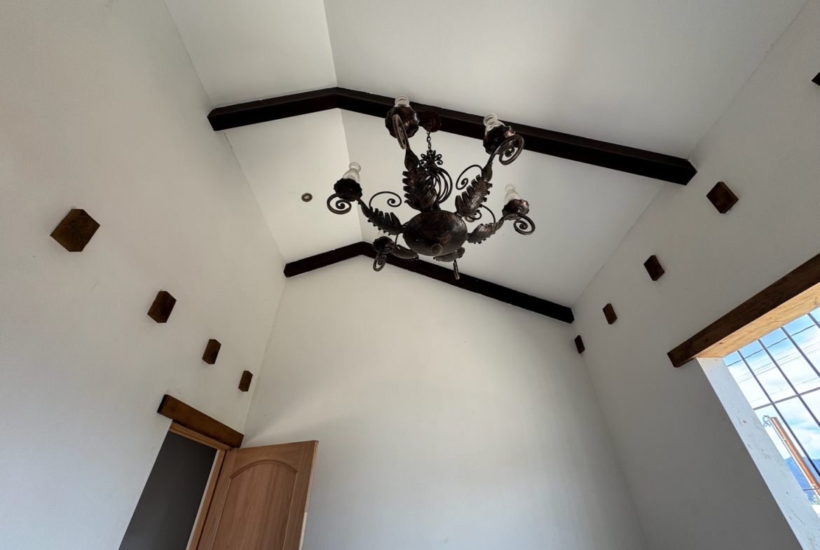 CASA EN VENTA EN ANTIGUA GUATEMALA