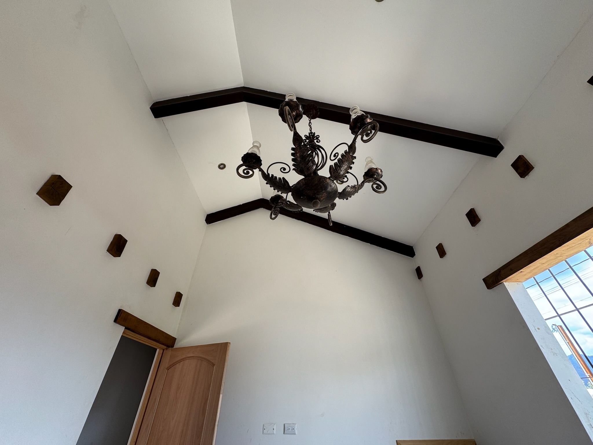 CASA EN VENTA EN ANTIGUA GUATEMALA