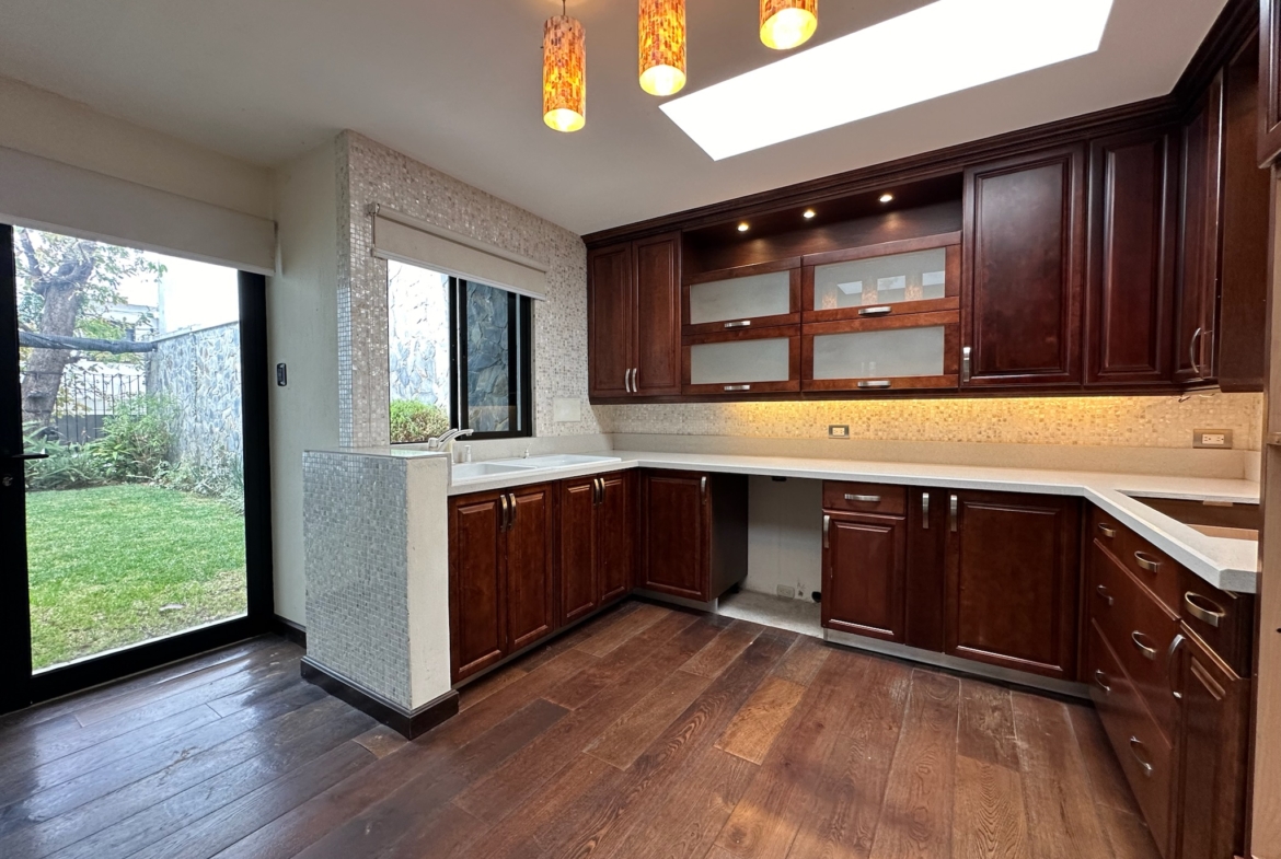 CASA EN VENTA EN CIUDAD DE GUATEMALA