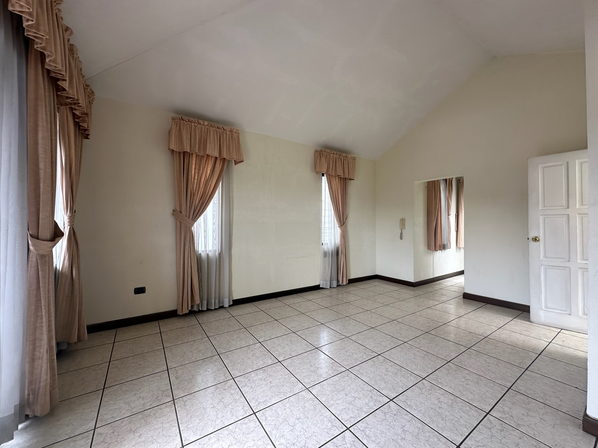 CASA EN VENTA EN CIUDAD DE GUATEMALA
