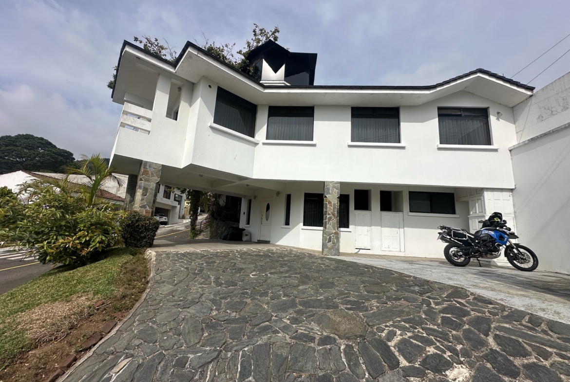 CASA EN VENTA EN CIUDAD DE GUATEMALA