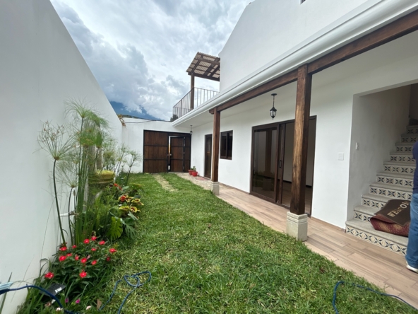 CASA EN ALQUILER EN ANTIGUA GUATEMALA