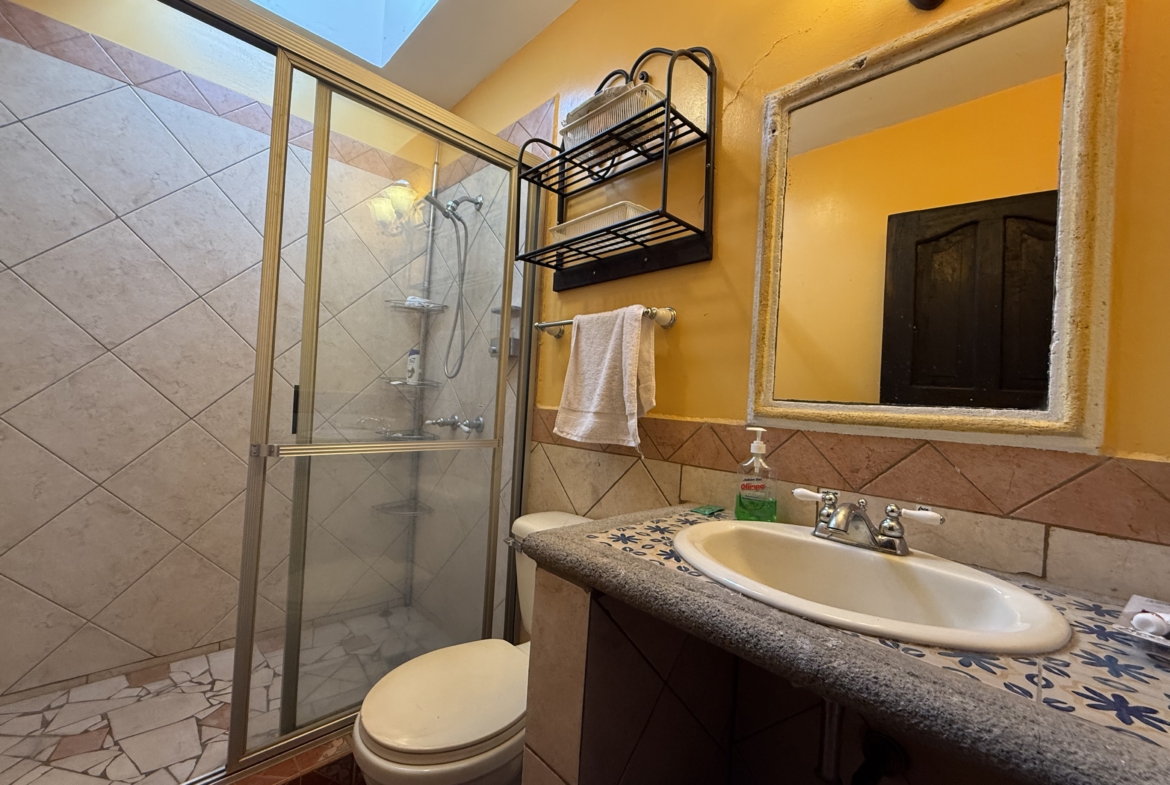 CASA AMUEBLADA EN ALQUILER EN ANTIGUA GUATEMALA