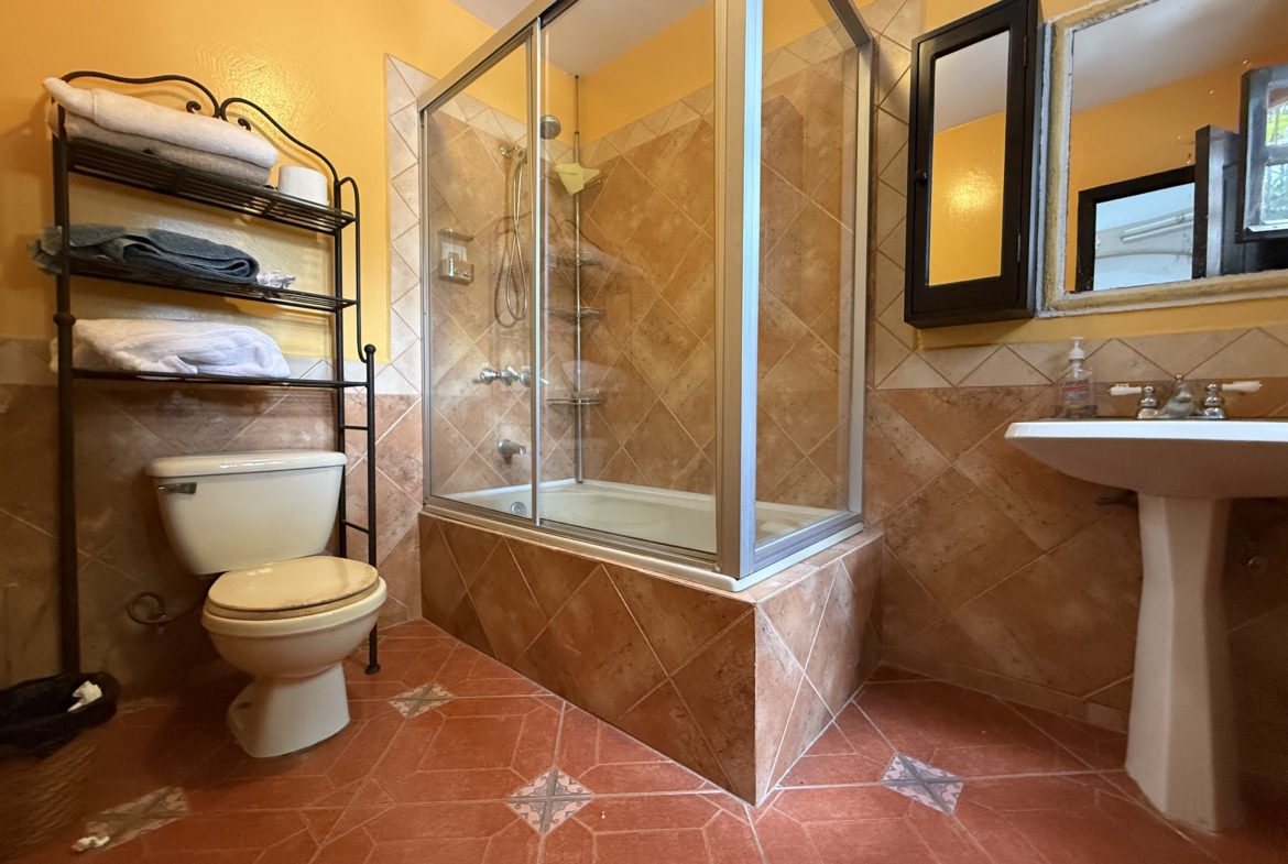 CASA AMUEBLADA EN ALQUILER EN ANTIGUA GUATEMALA
