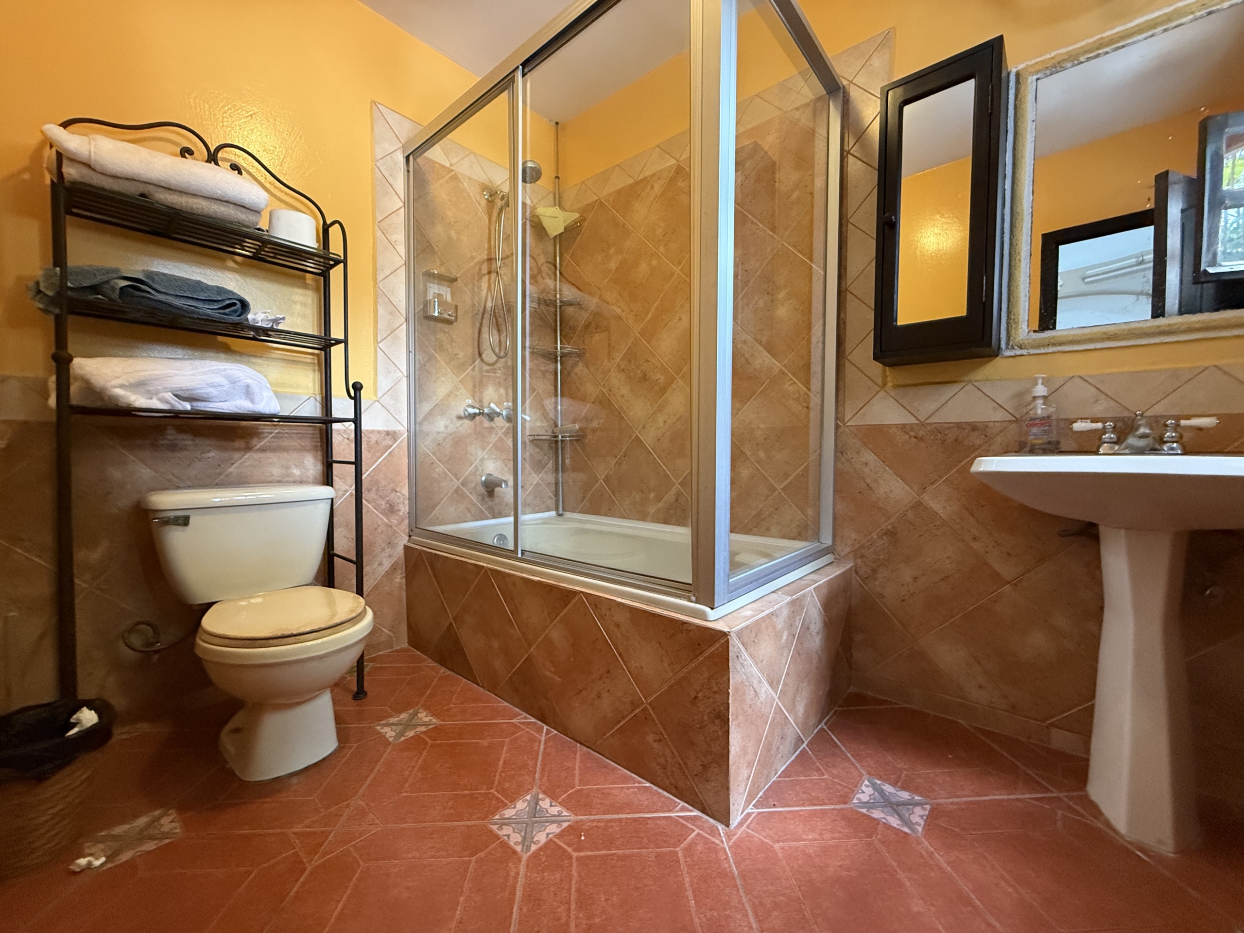 CASA AMUEBLADA EN ALQUILER EN ANTIGUA GUATEMALA