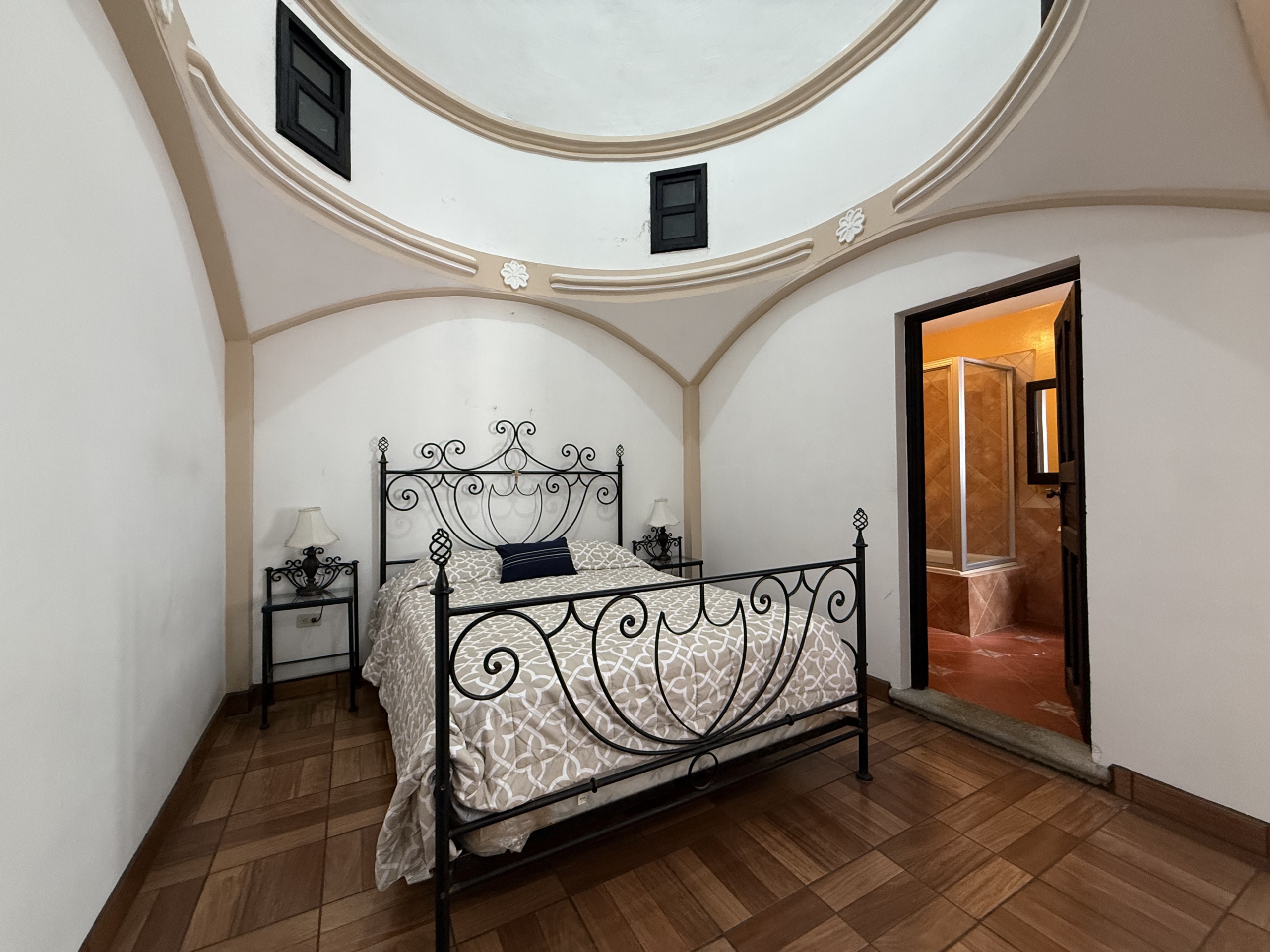 CASA AMUEBLADA EN ALQUILER EN ANTIGUA GUATEMALA