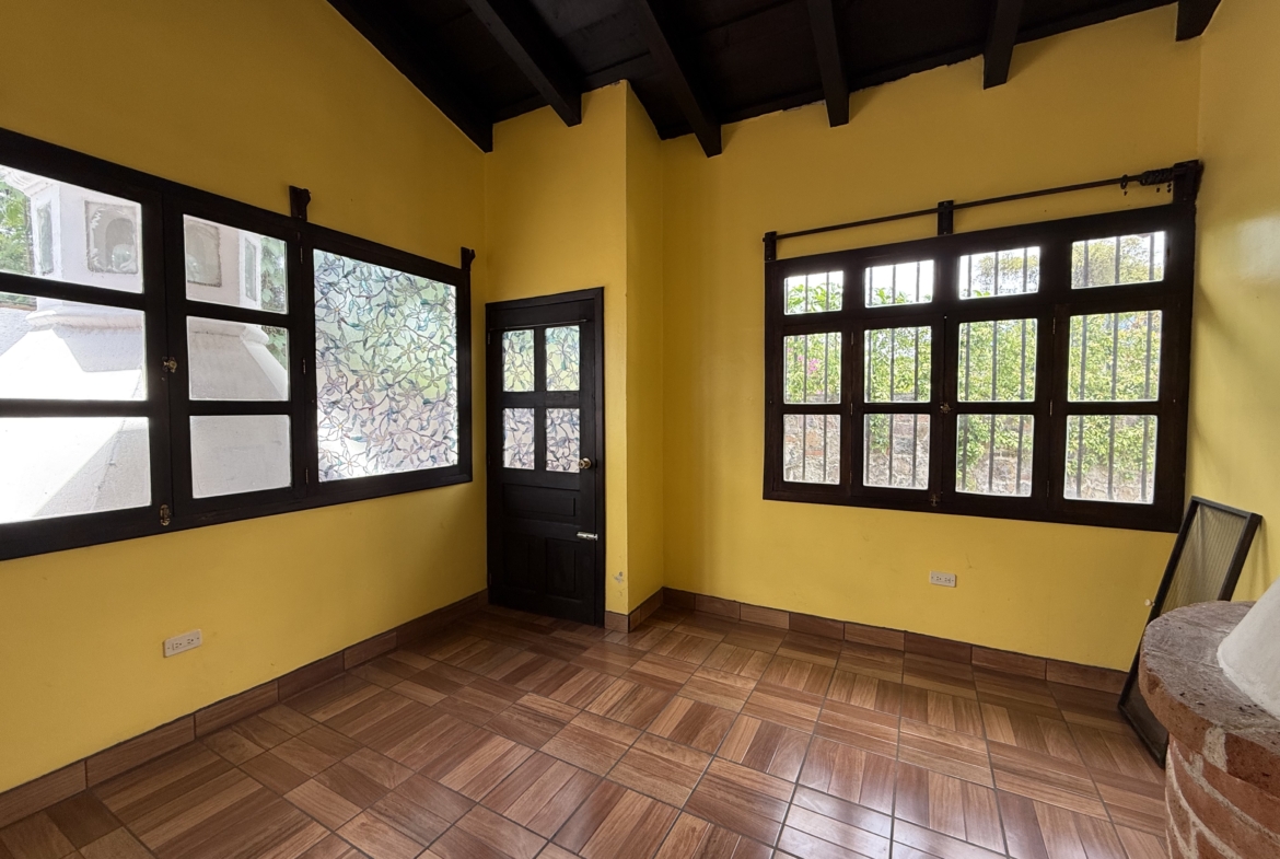 CASA AMUEBLADA EN ALQUILER EN ANTIGUA GUATEMALA
