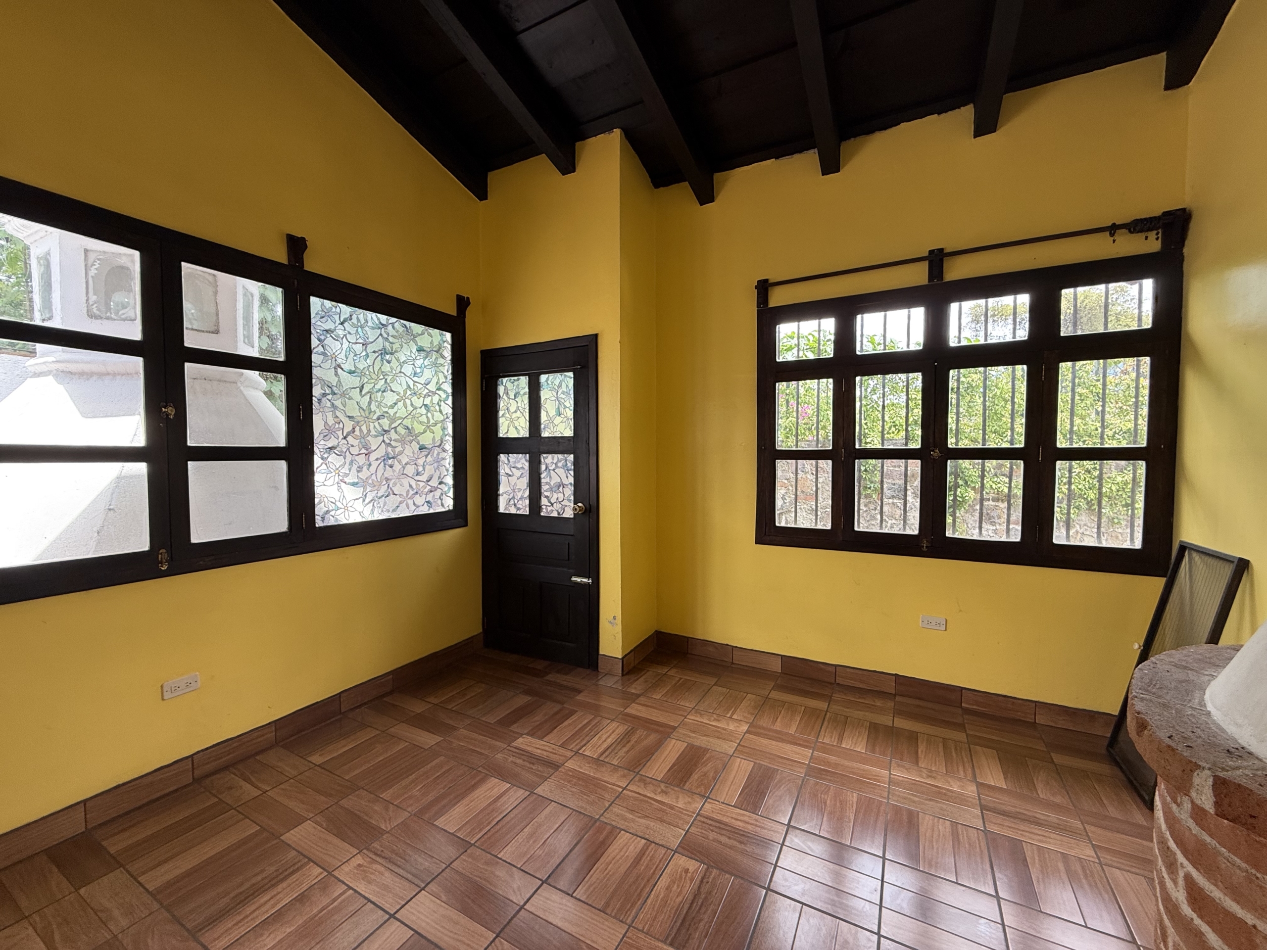 CASA AMUEBLADA EN ALQUILER EN ANTIGUA GUATEMALA