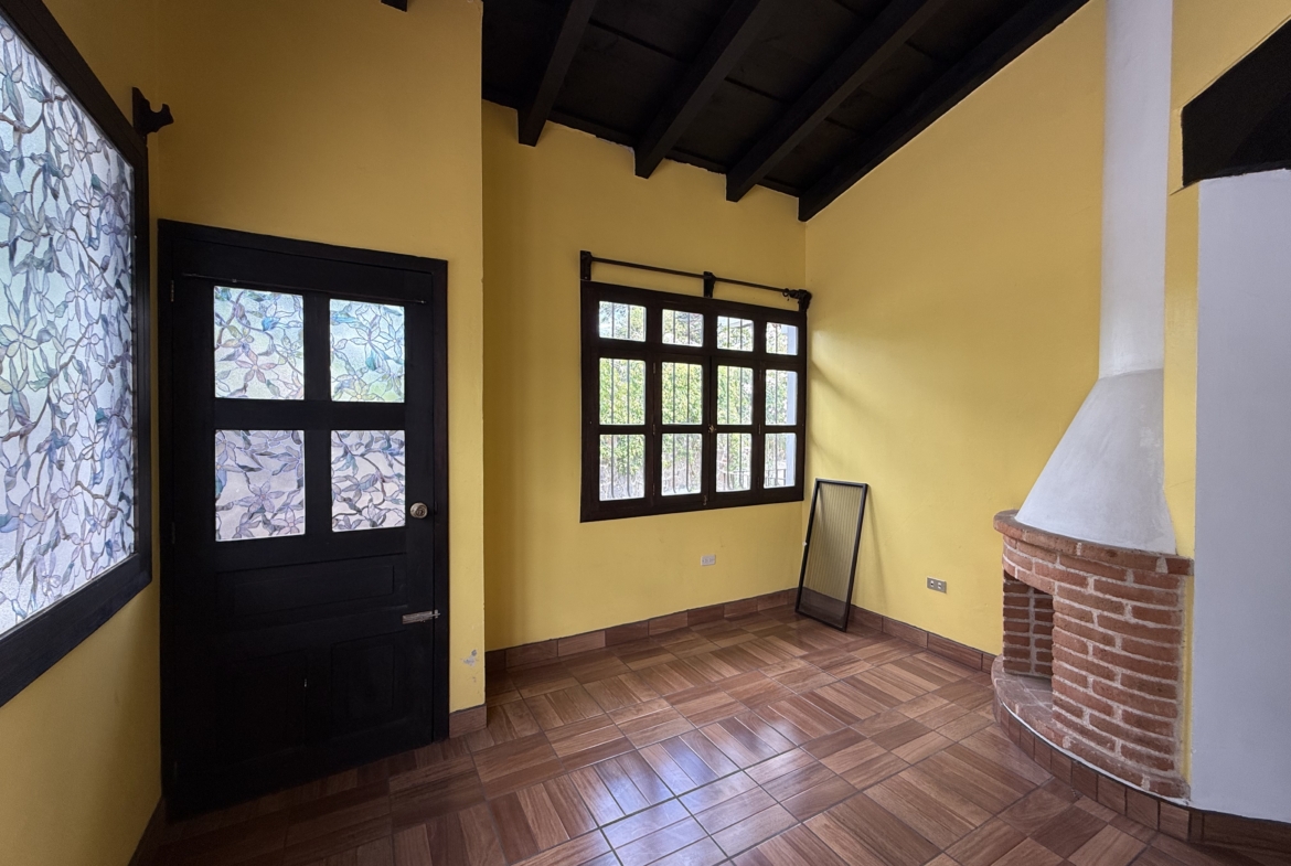 CASA AMUEBLADA EN ALQUILER EN ANTIGUA GUATEMALA