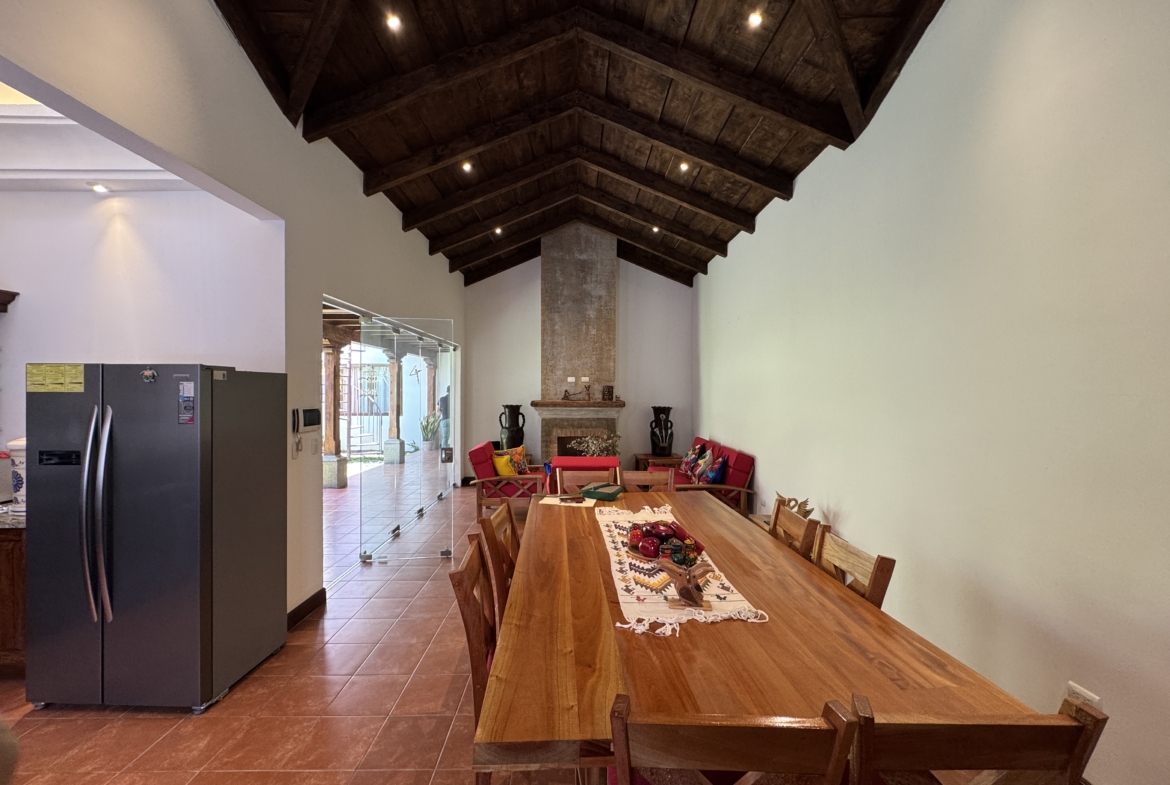 CASA EN ALQUILER AMUEBLADA EN ANTIGUA GUATEMALA