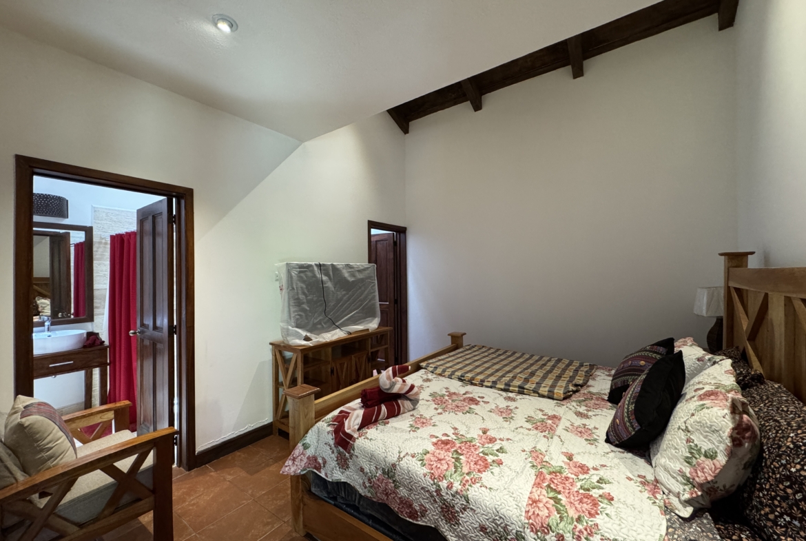CASA EN ALQUILER AMUEBLADA EN ANTIGUA GUATEMALA