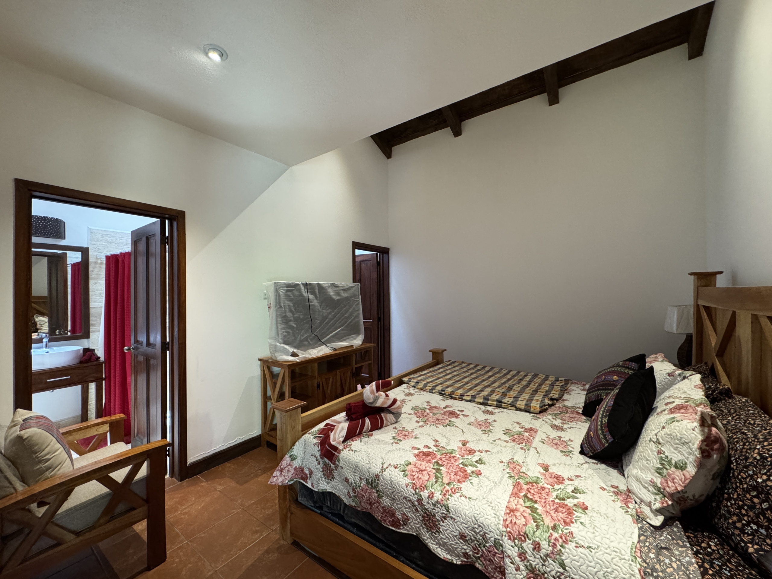 CASA EN ALQUILER AMUEBLADA EN ANTIGUA GUATEMALA