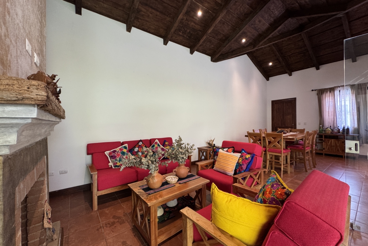 CASA EN ALQUILER AMUEBLADA EN ANTIGUA GUATEMALA