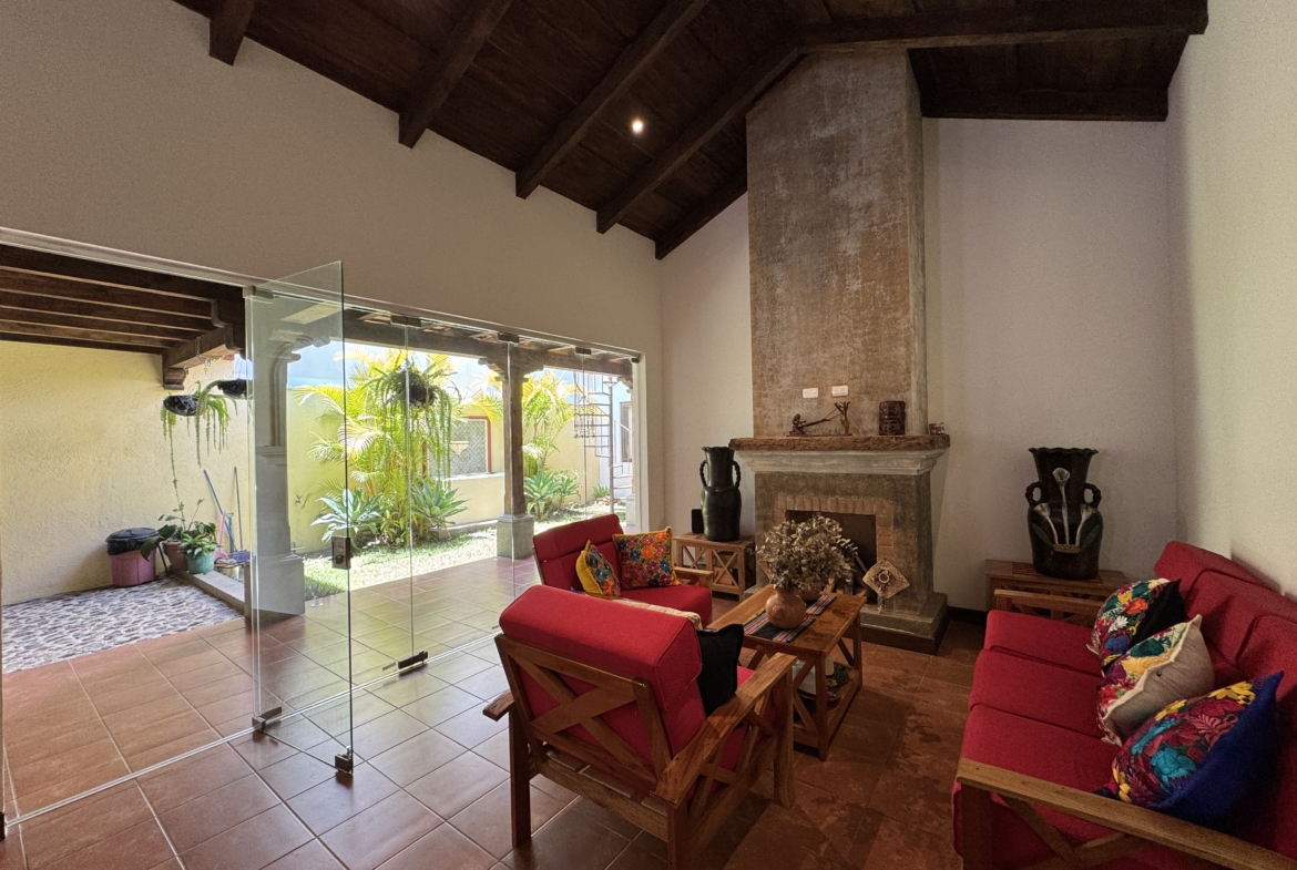 CASA EN ALQUILER AMUEBLADA EN ANTIGUA GUATEMALA