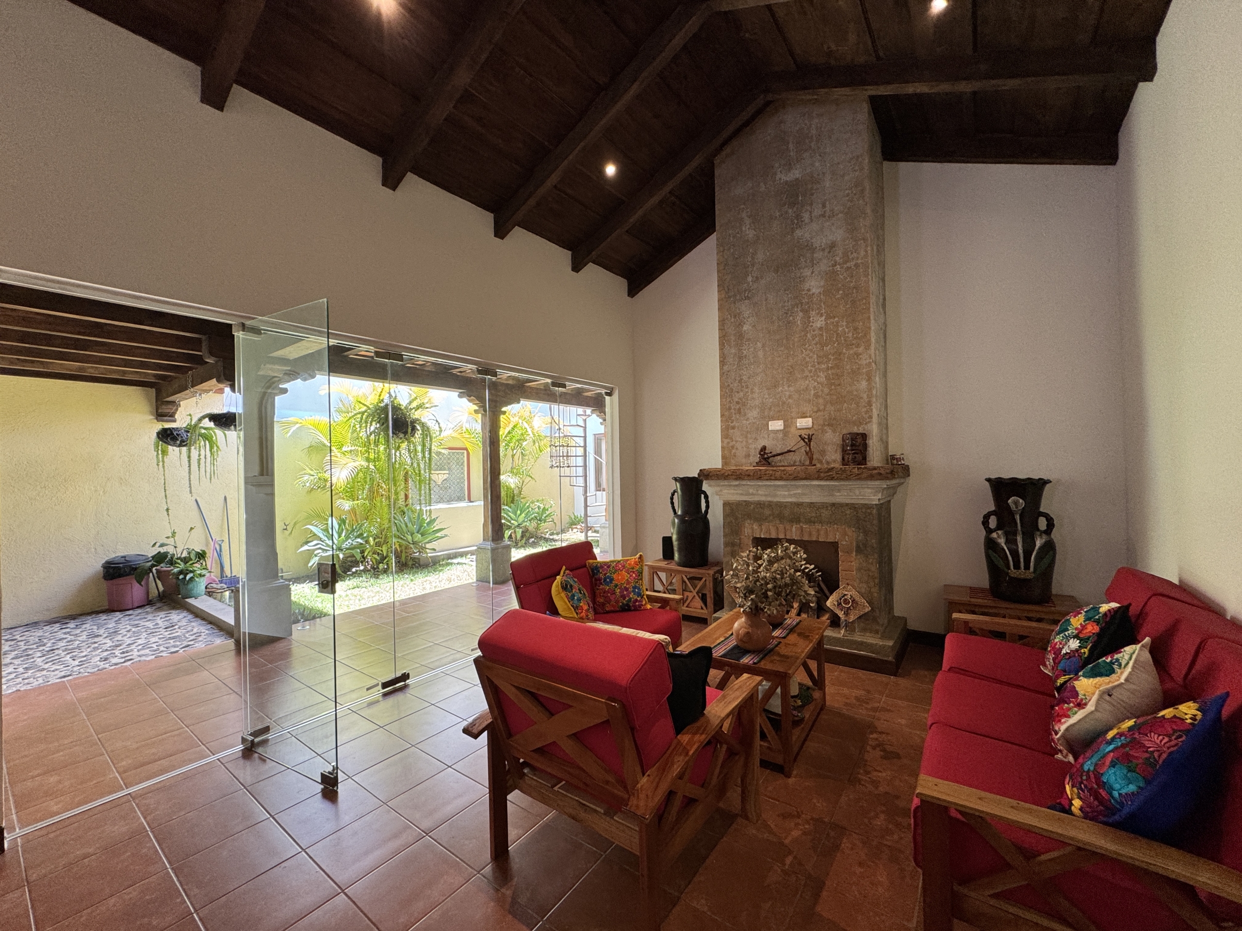 CASA EN ALQUILER AMUEBLADA EN ANTIGUA GUATEMALA