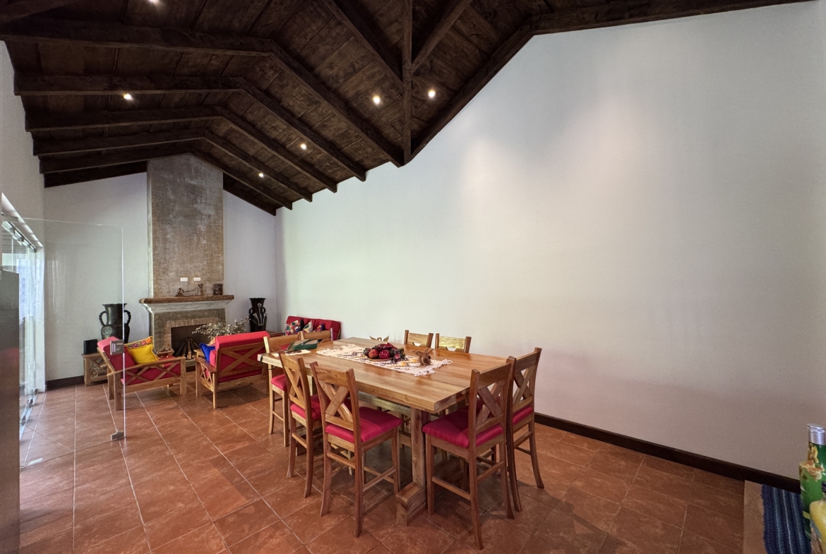 CASA EN ALQUILER AMUEBLADA EN ANTIGUA GUATEMALA