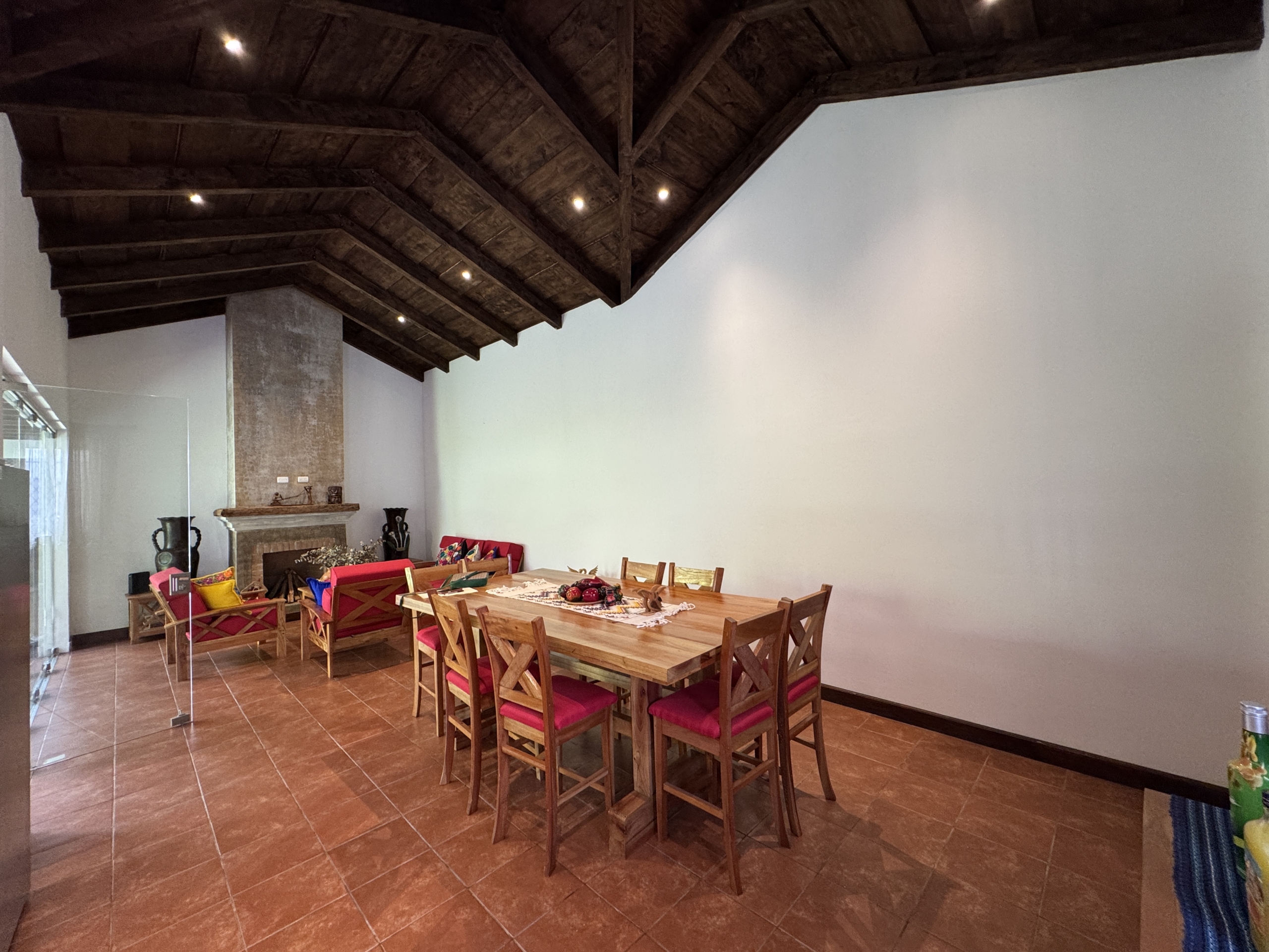 CASA EN ALQUILER AMUEBLADA EN ANTIGUA GUATEMALA