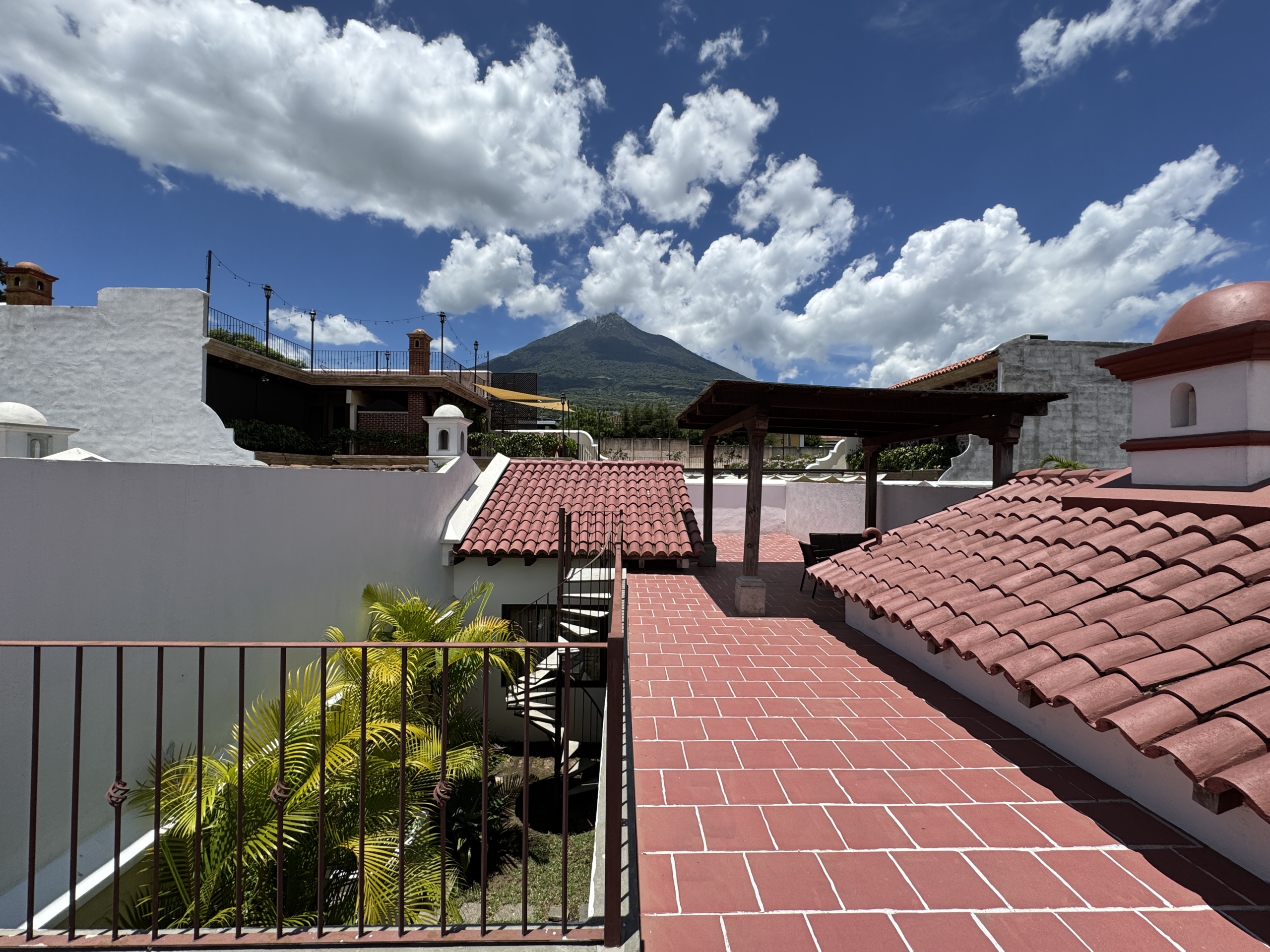 CASA EN ALQUILER AMUEBLADA EN ANTIGUA GUATEMALA