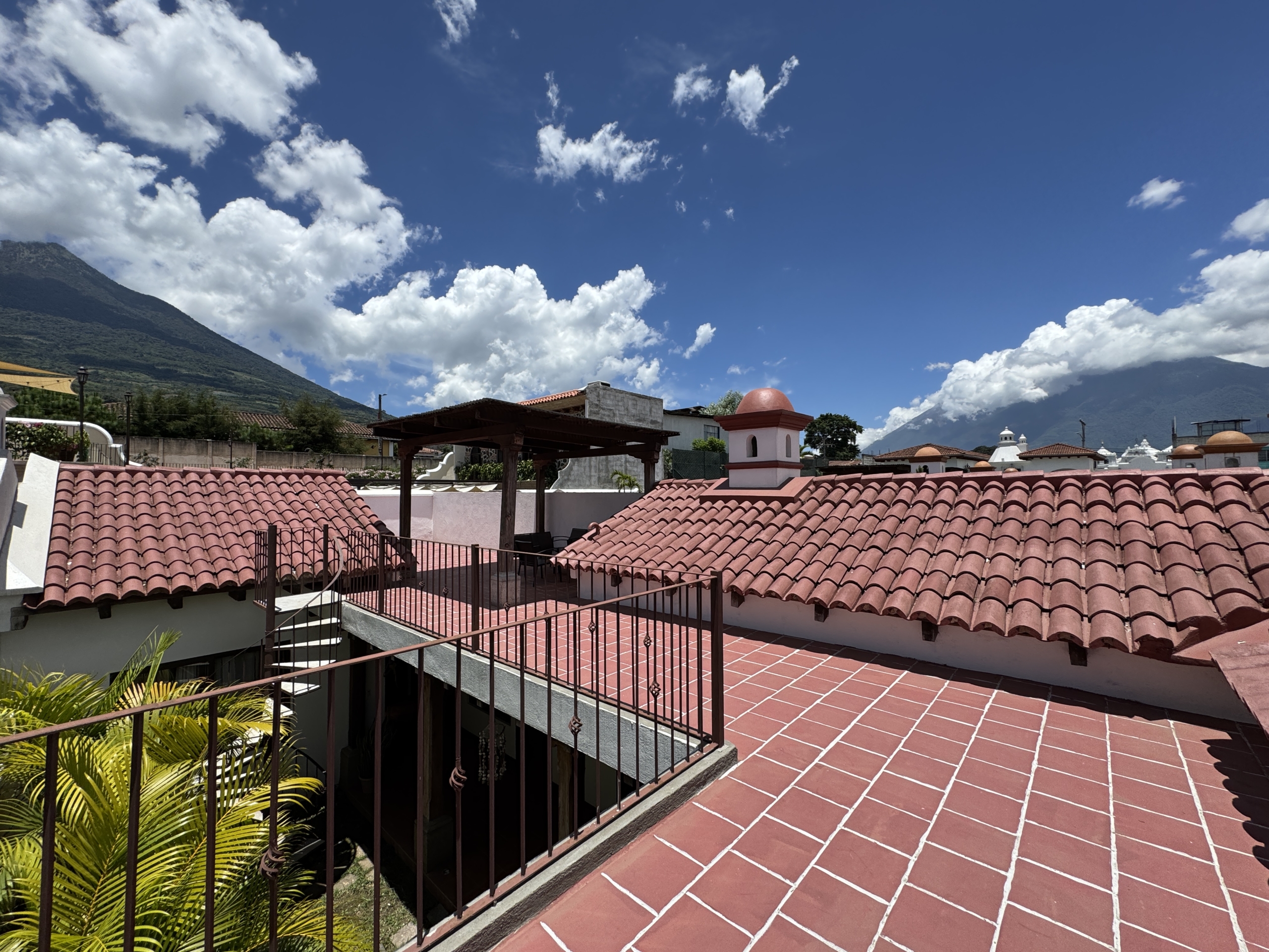 CASA EN ALQUILER AMUEBLADA EN ANTIGUA GUATEMALA