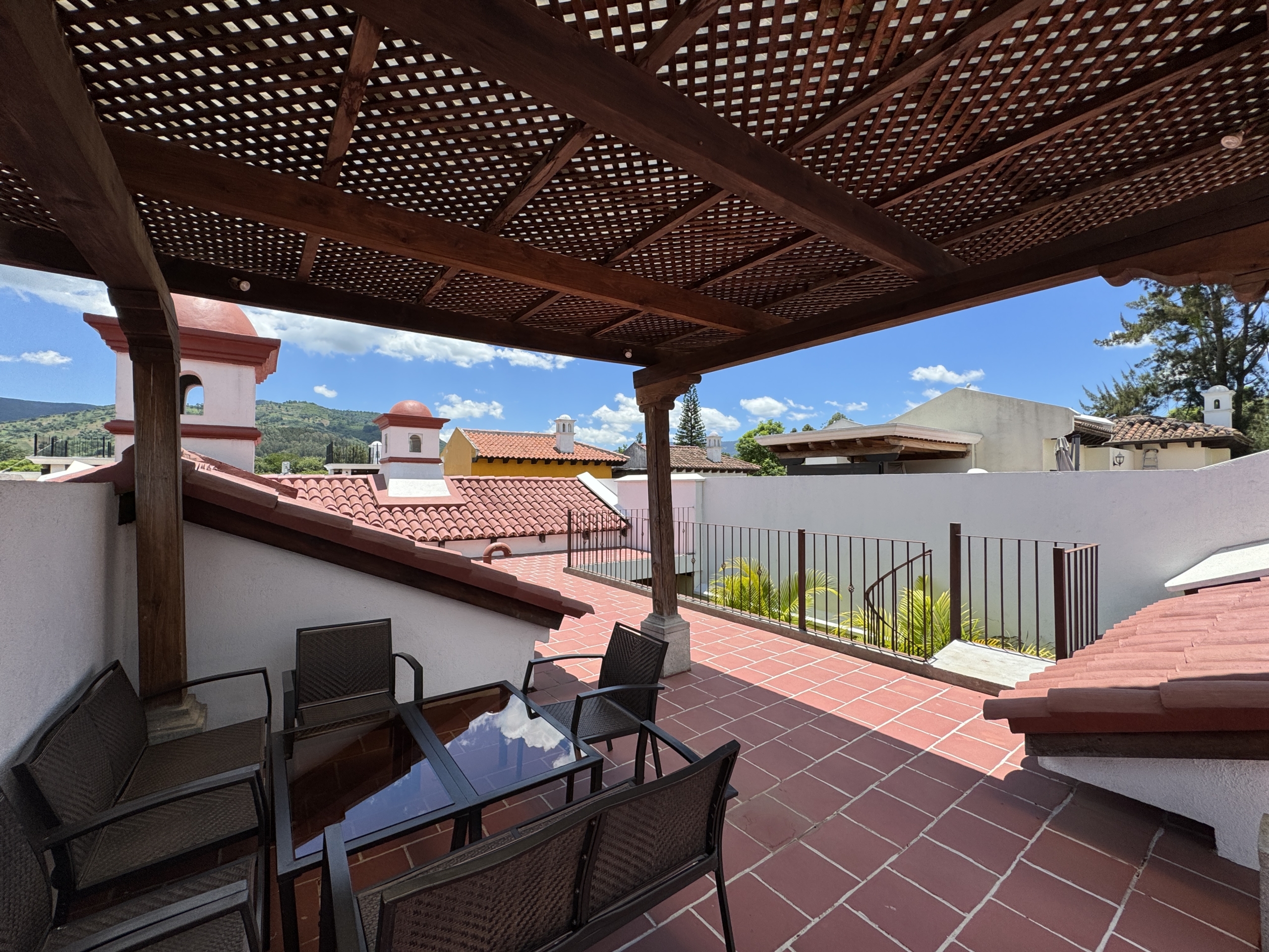 CASA EN ALQUILER AMUEBLADA EN ANTIGUA GUATEMALA