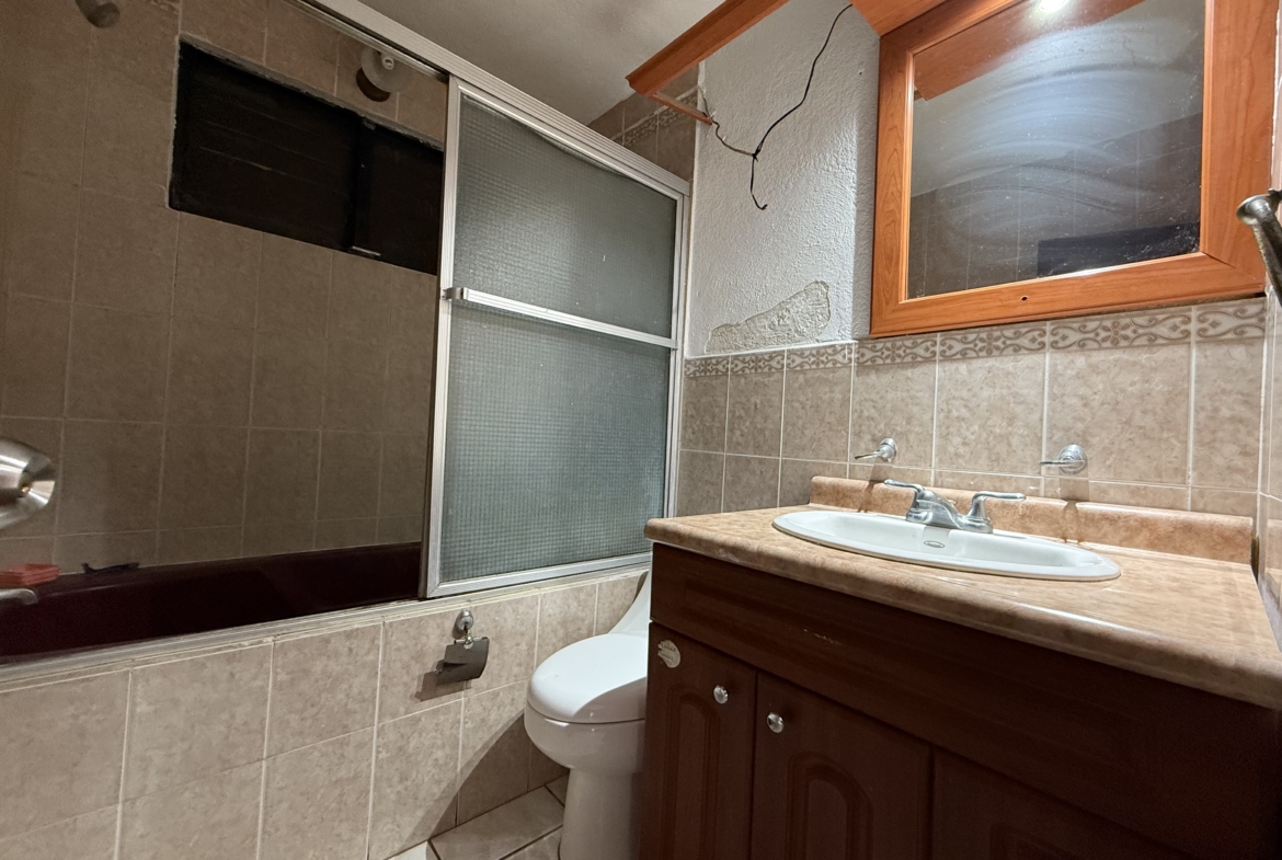 CASA EN ALQUILER EN SAN LUCAS SACATEPÉQUEZ