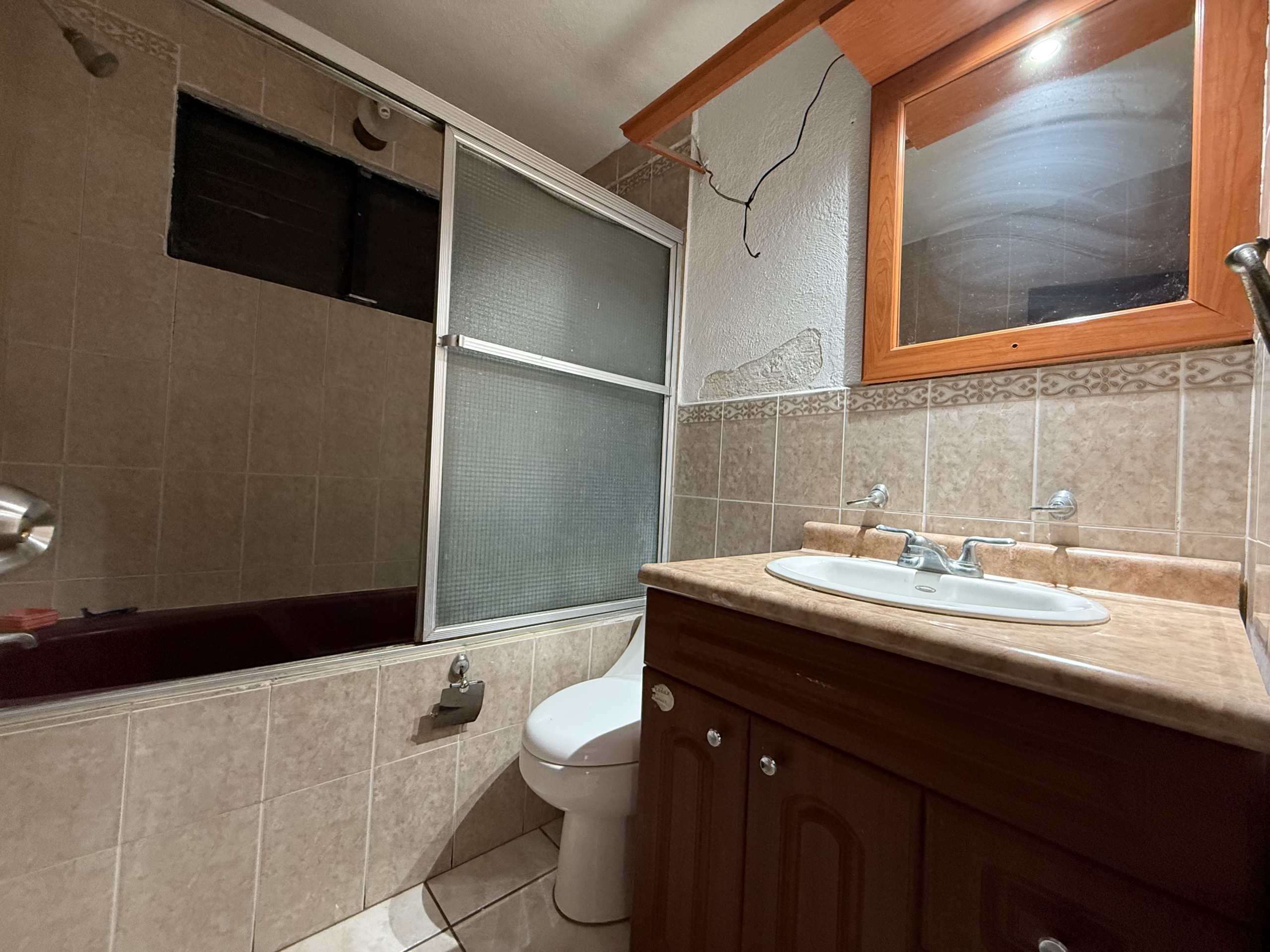CASA EN ALQUILER EN SAN LUCAS SACATEPÉQUEZ