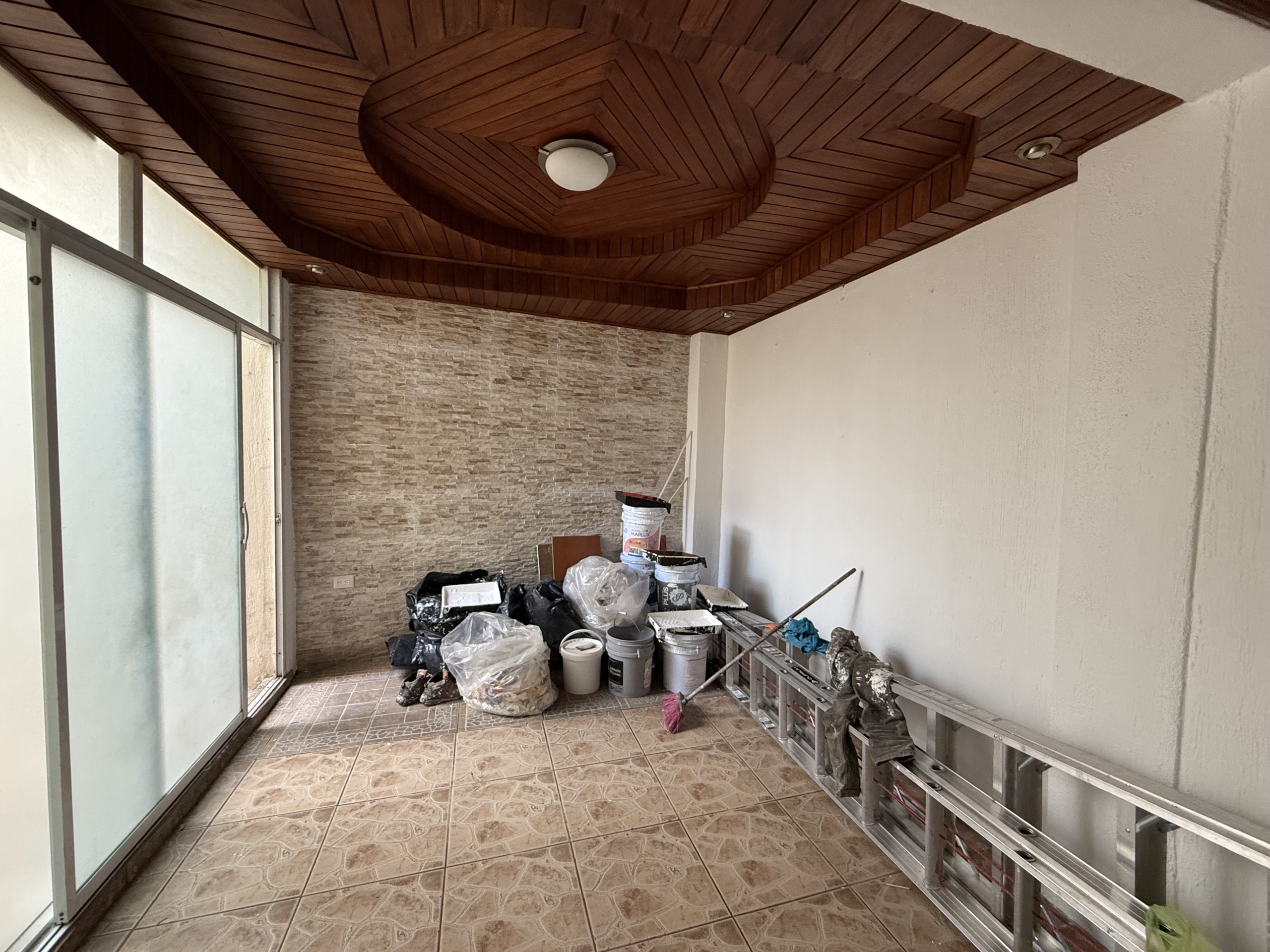 CASA EN ALQUILER EN SAN LUCAS SACATEPÉQUEZ