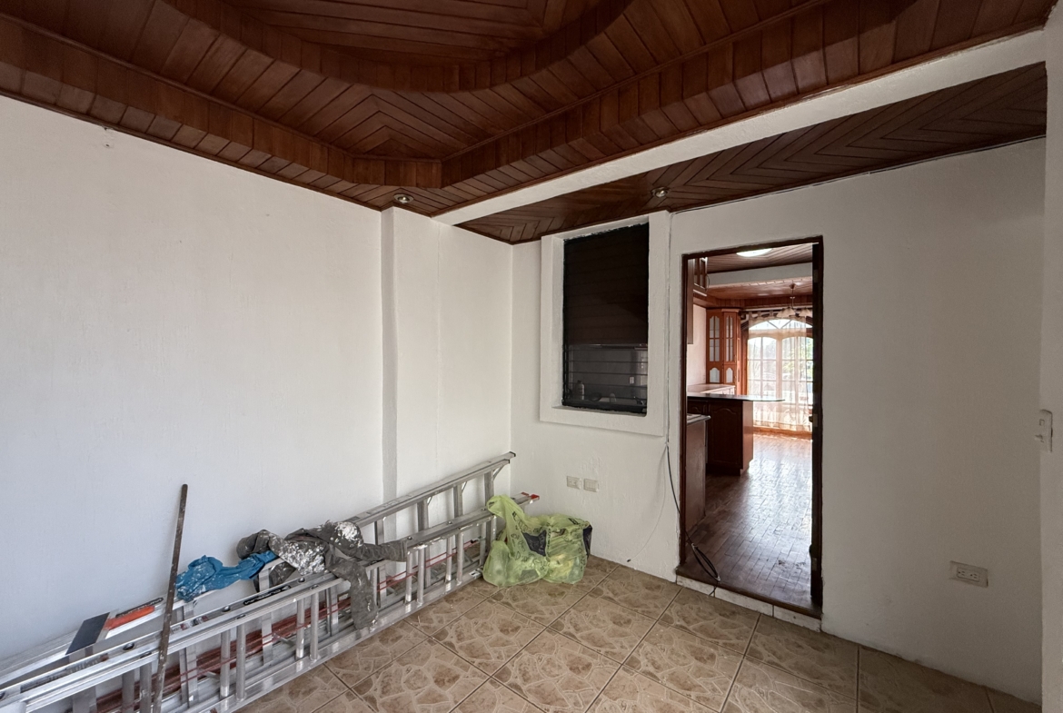 CASA EN ALQUILER EN SAN LUCAS SACATEPÉQUEZ