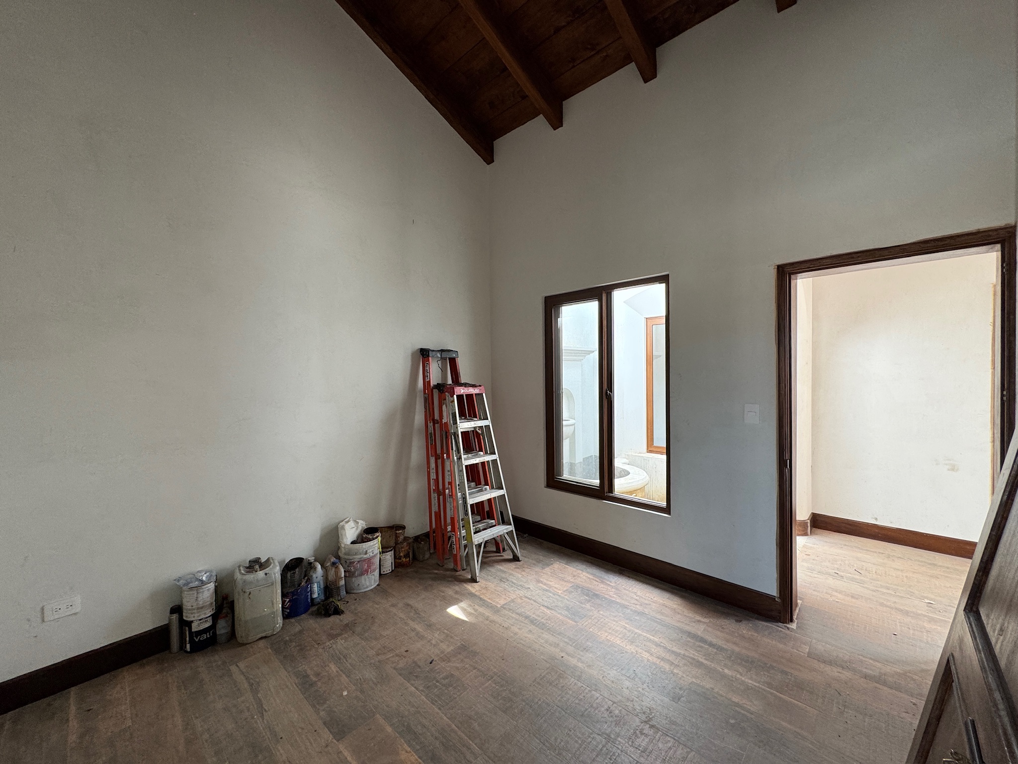 CASA EN CONSTRUCCIÓN EN VENTA EN ANTIGUA GUATEMALA