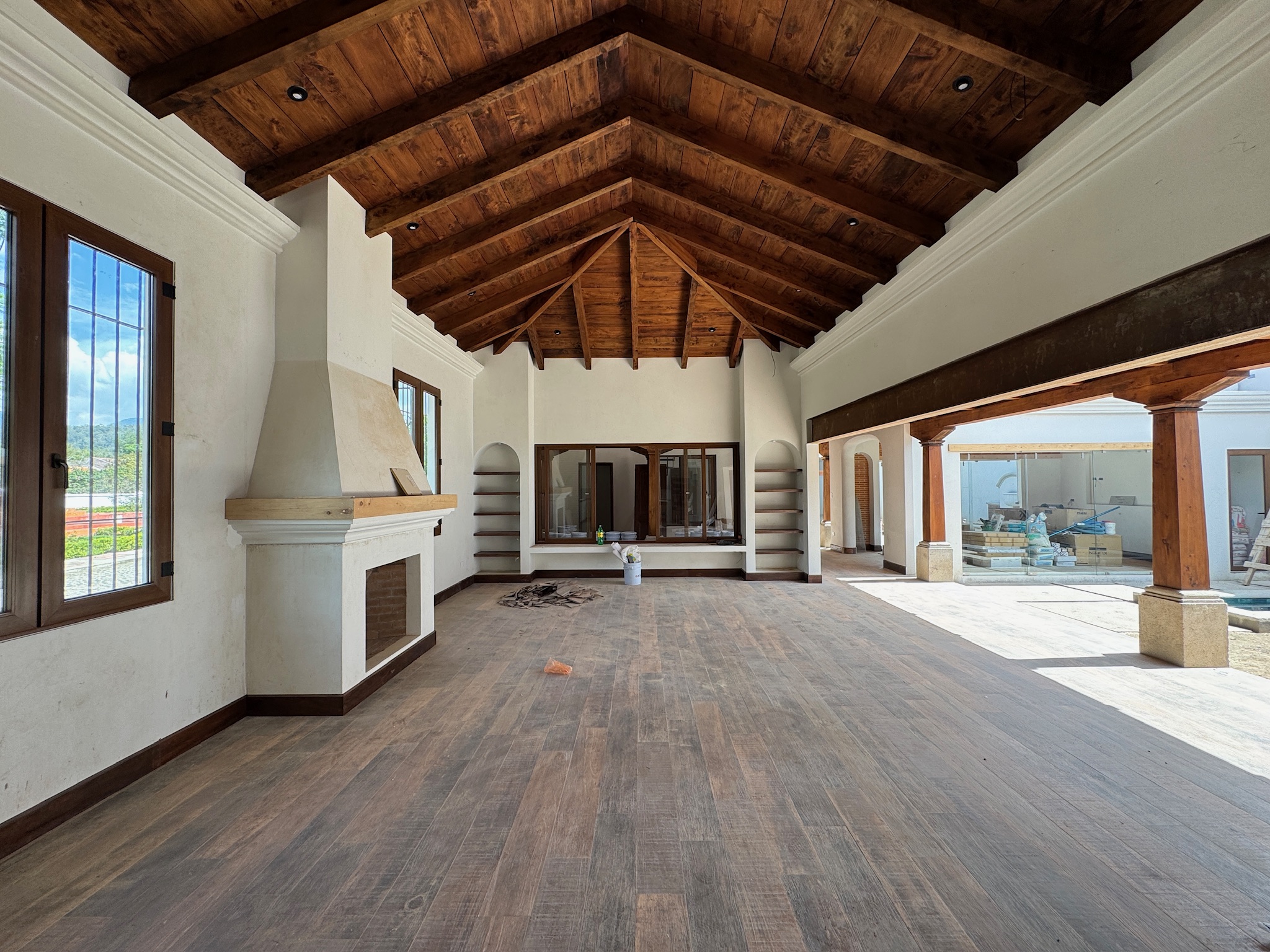 CASA EN CONSTRUCCIÓN EN VENTA EN ANTIGUA GUATEMALA