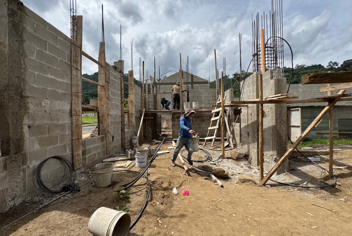 CASA EN CONSTRUCCIÓN EN VENTA EN ANTIGUA GUATEMALA