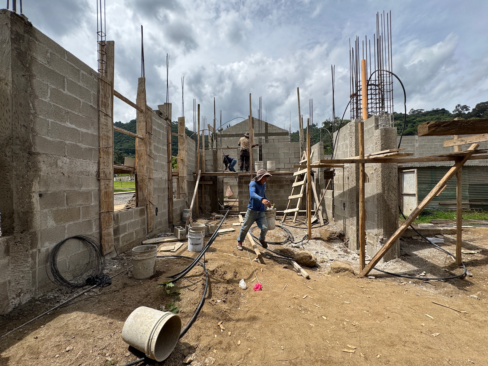CASA EN CONSTRUCCIÓN EN VENTA EN ANTIGUA GUATEMALA