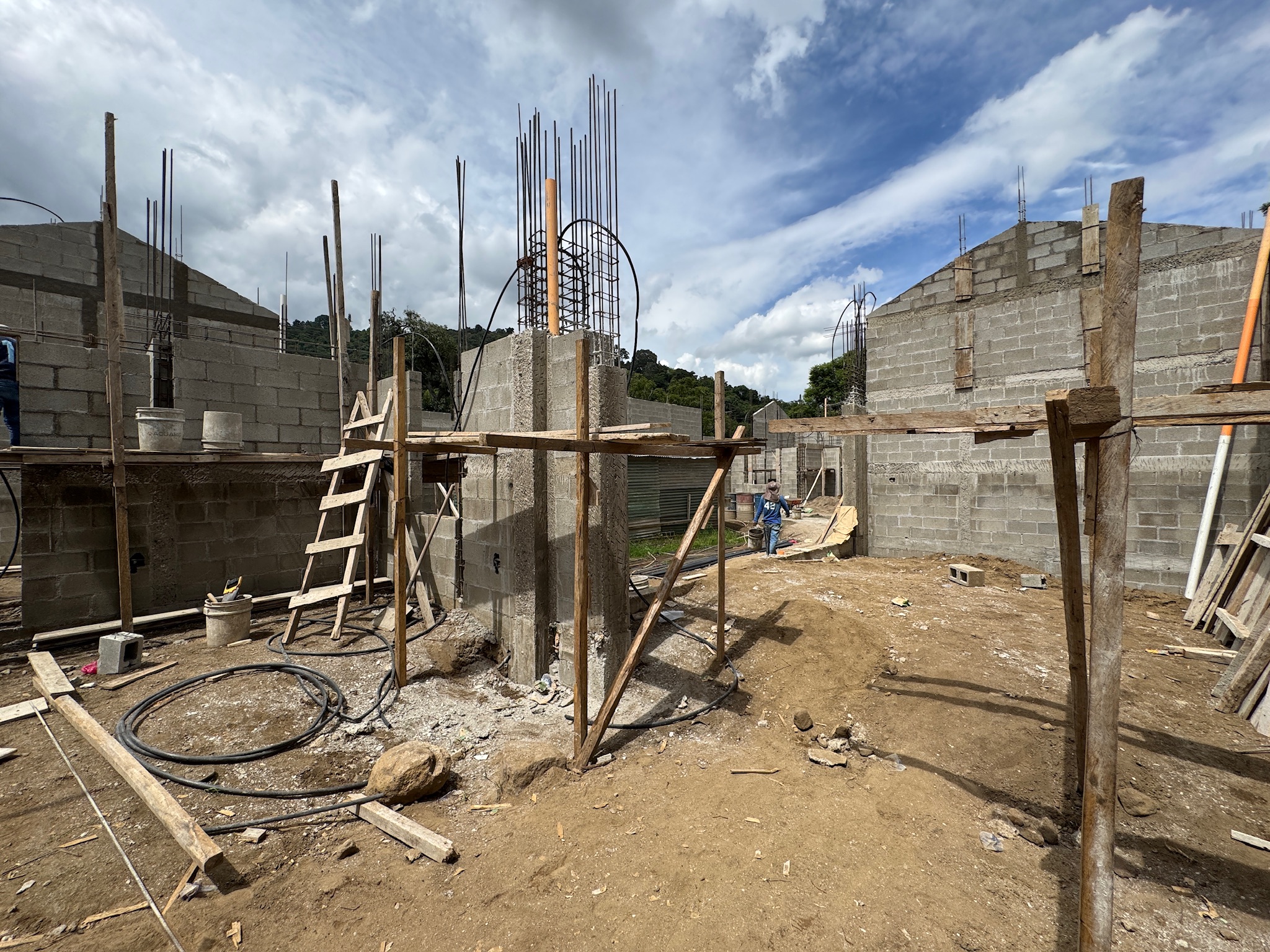 CASA EN CONSTRUCCIÓN EN VENTA EN ANTIGUA GUATEMALA