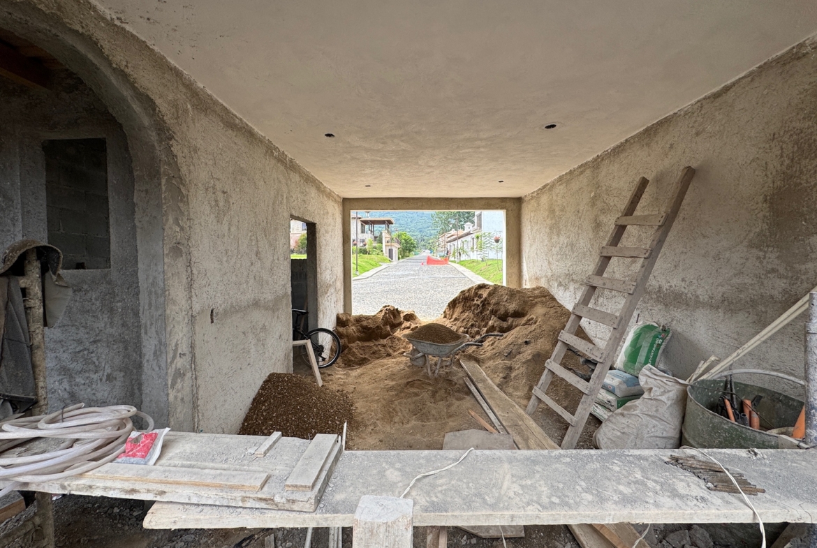 CASA EN CONSTRUCCIÓN EN VENTA EN ANTIGUA GUATEMALA