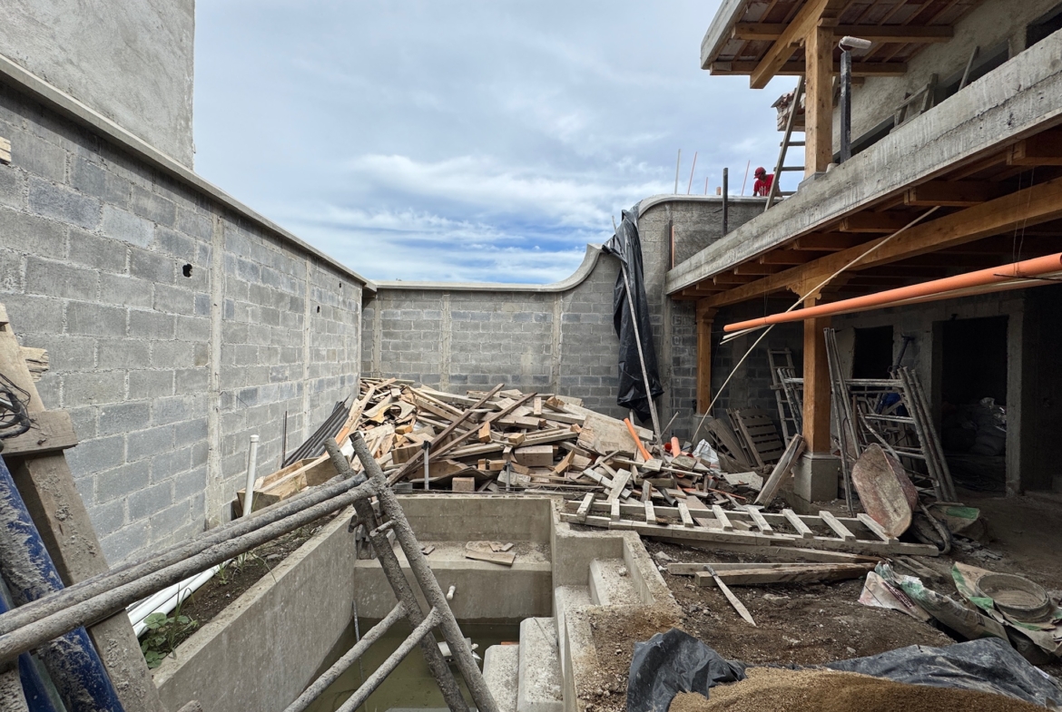 CASA EN CONSTRUCCIÓN EN VENTA EN ANTIGUA GUATEMALA