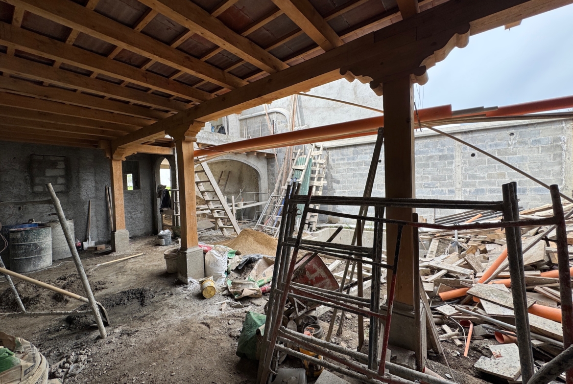 CASA EN CONSTRUCCIÓN EN VENTA EN ANTIGUA GUATEMALA