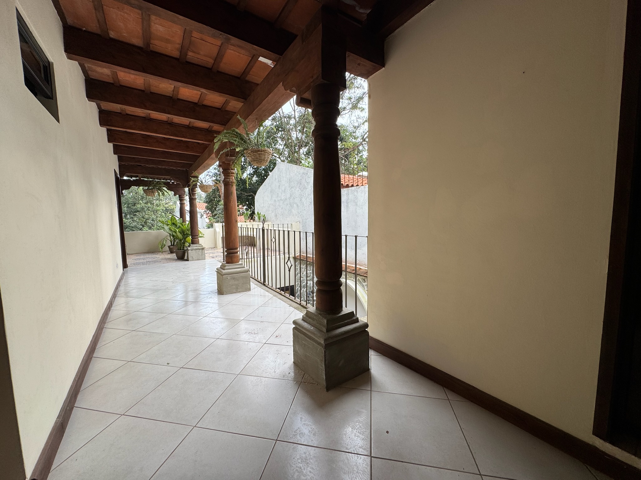 CASA EN VENTA EN ANTIGUA GARDENS