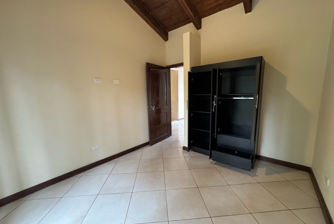CASA EN VENTA EN ANTIGUA GARDENS