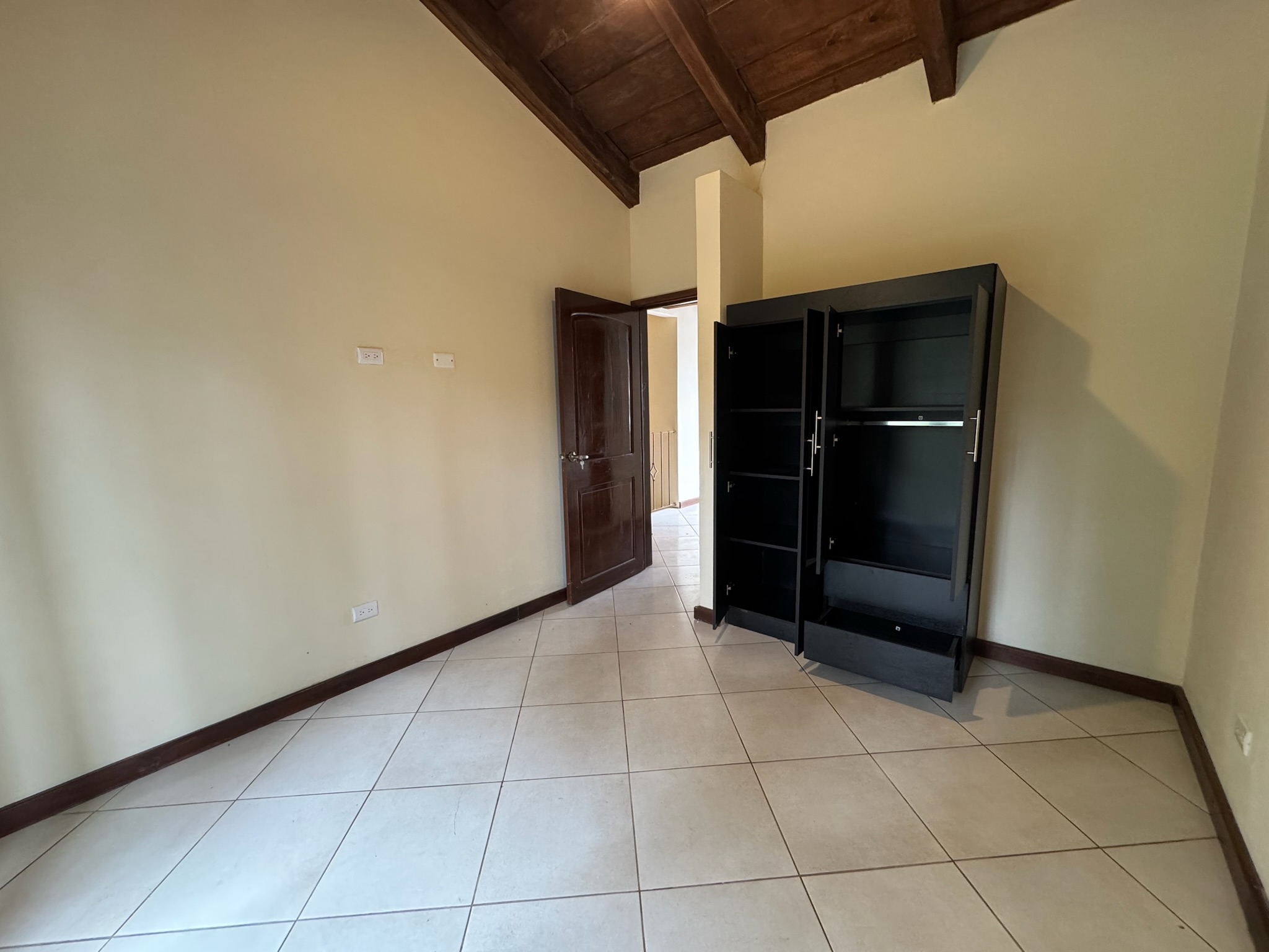 CASA EN VENTA EN ANTIGUA GARDENS