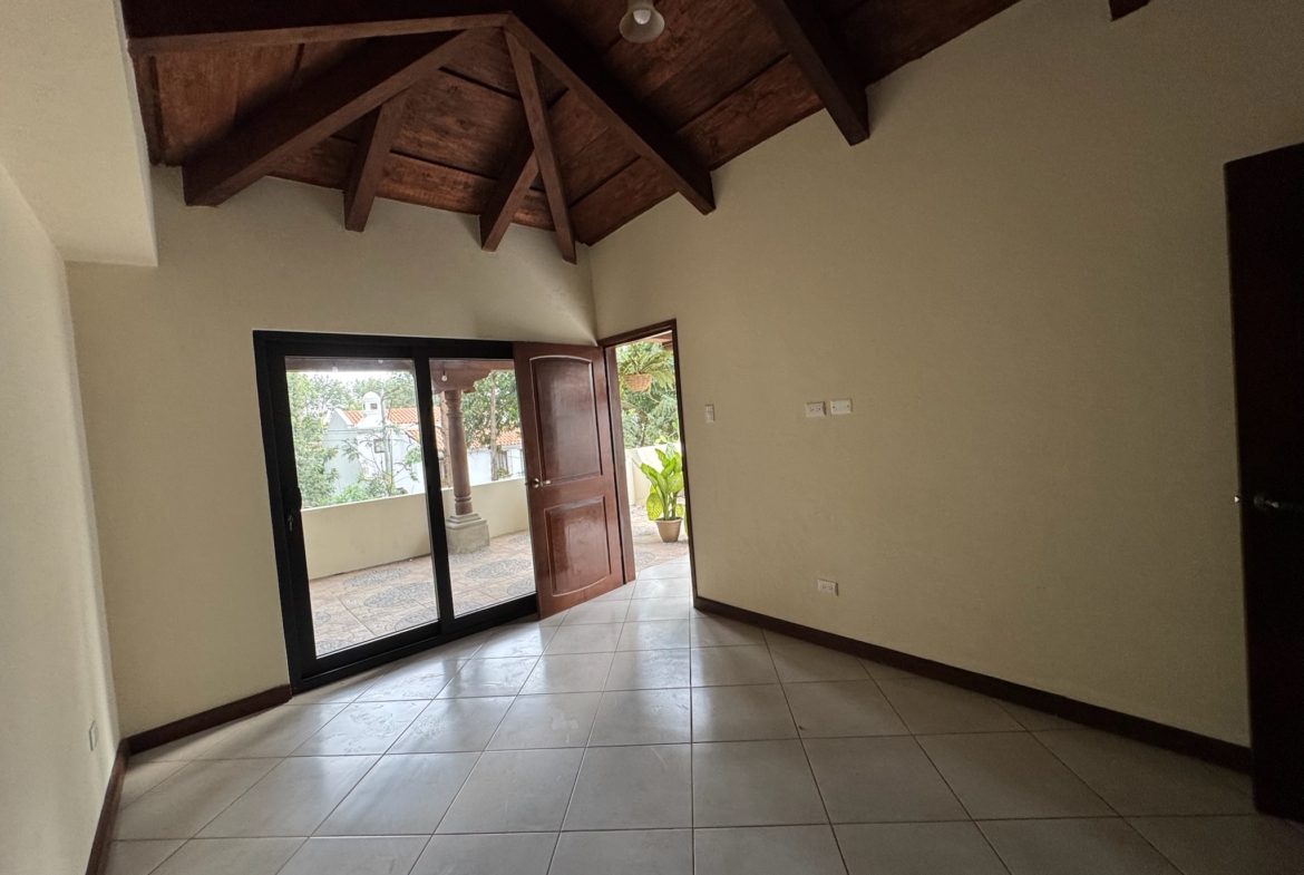 CASA EN VENTA EN ANTIGUA GARDENS