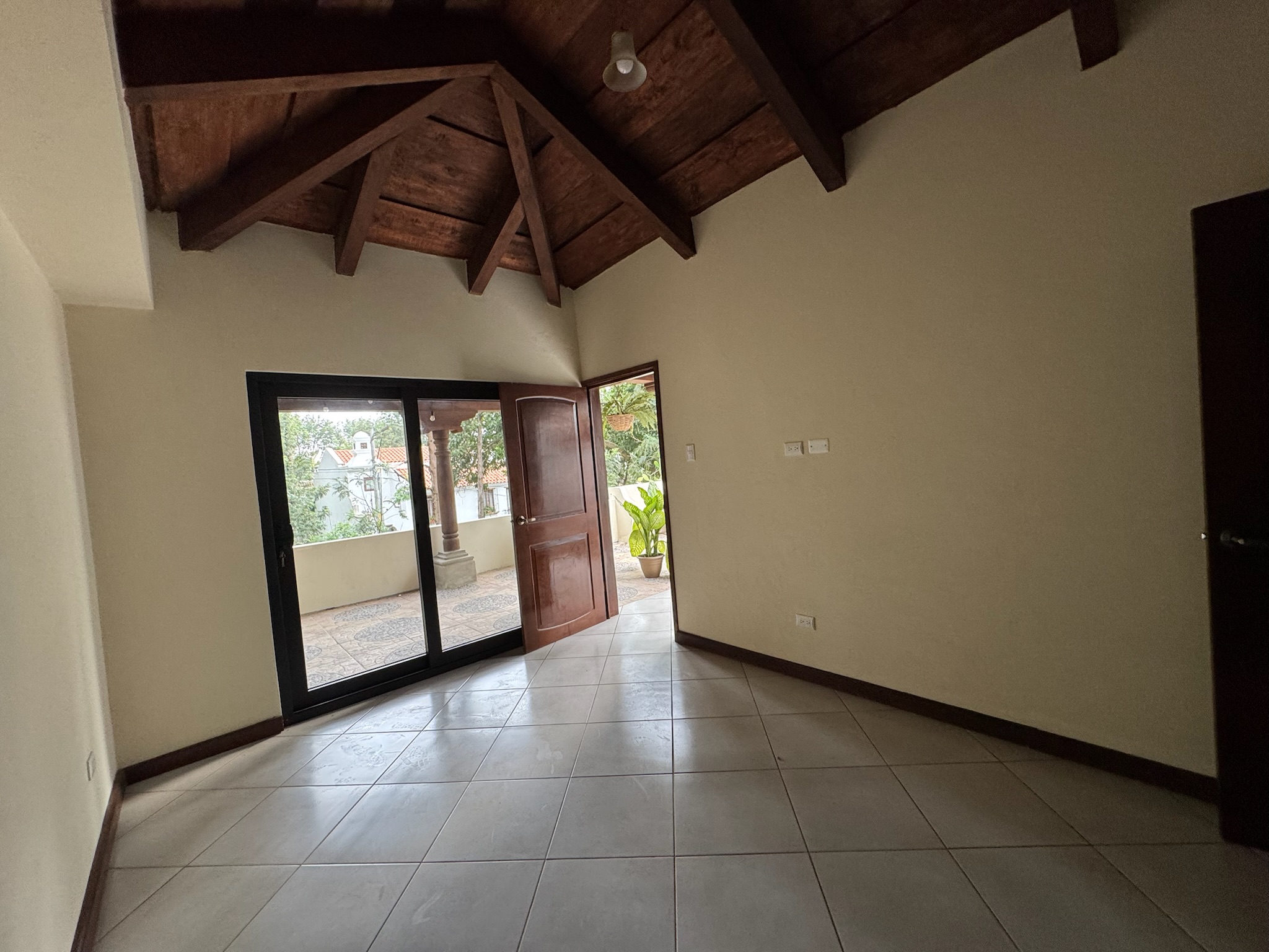 CASA EN VENTA EN ANTIGUA GARDENS