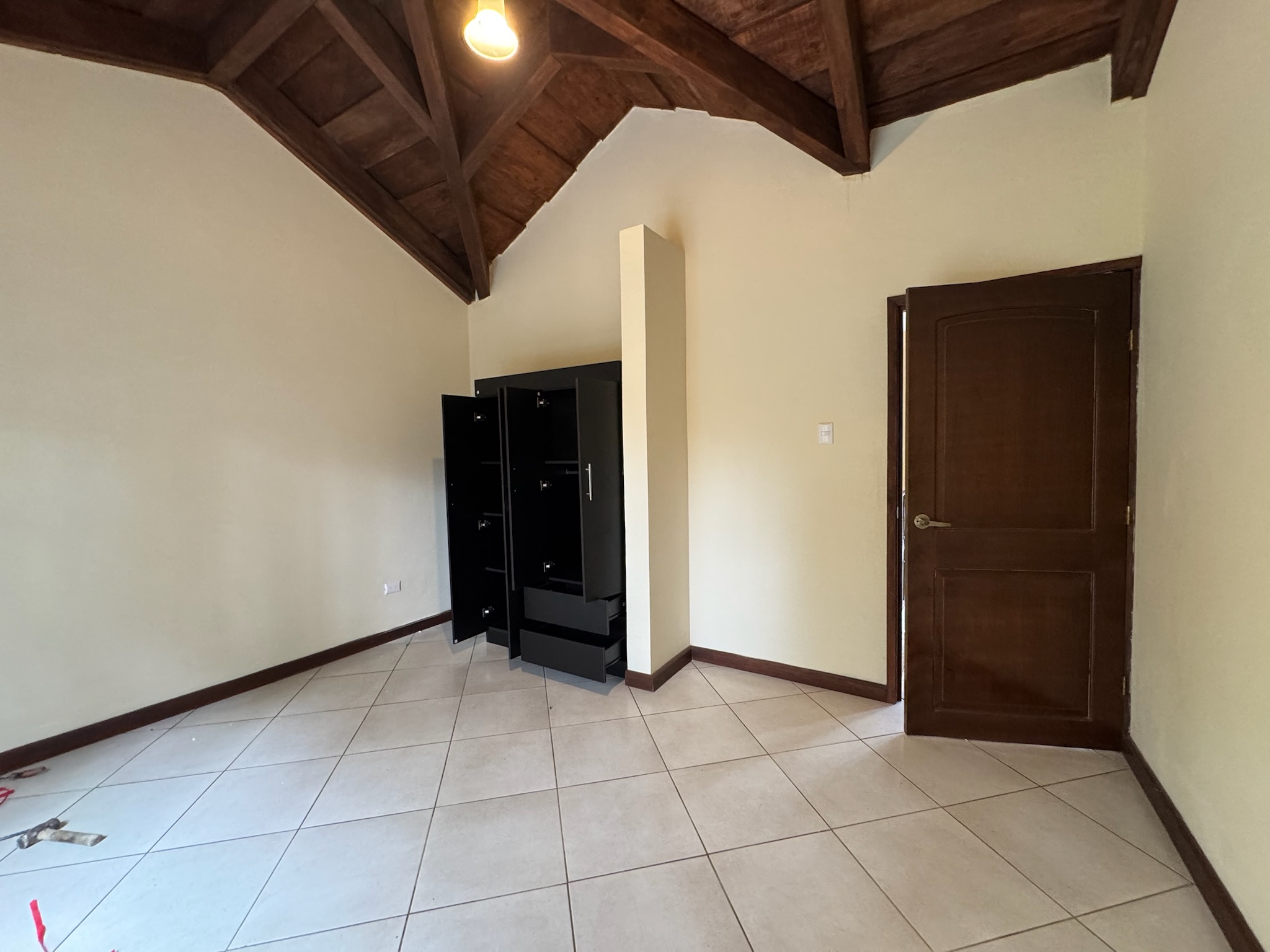 CASA EN VENTA EN ANTIGUA GARDENS