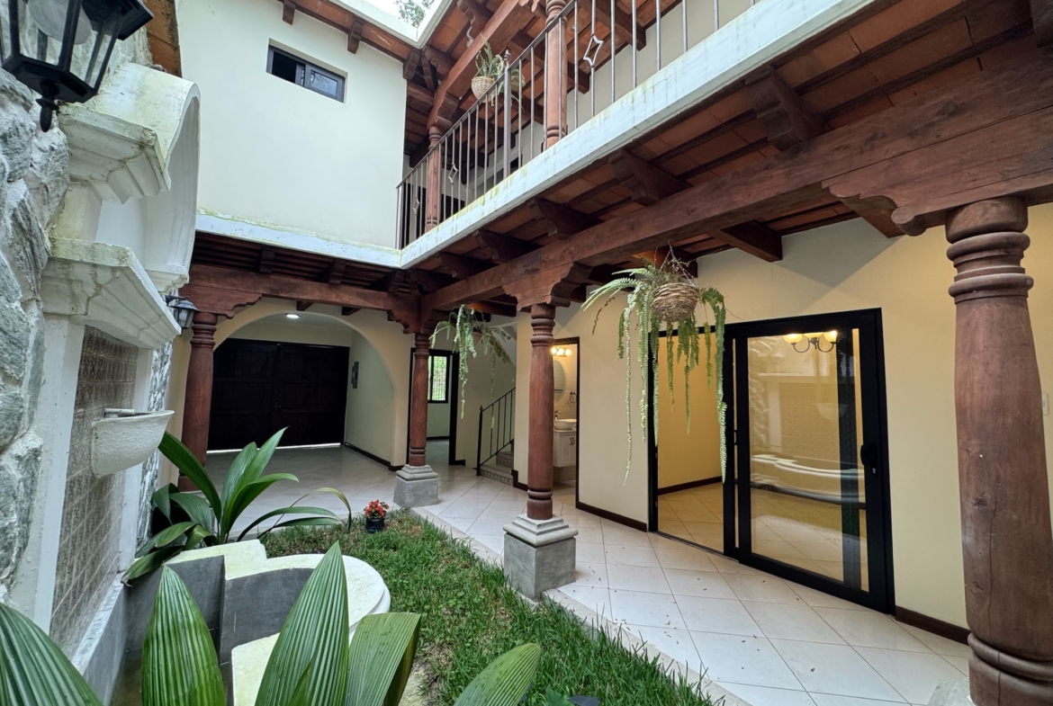 CASA EN VENTA EN ANTIGUA GARDENS