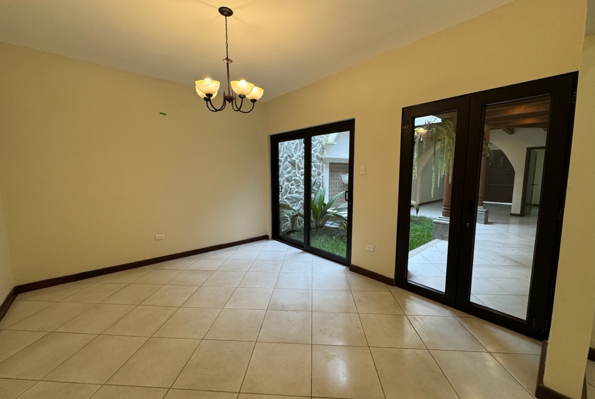 CASA EN VENTA EN ANTIGUA GARDENS