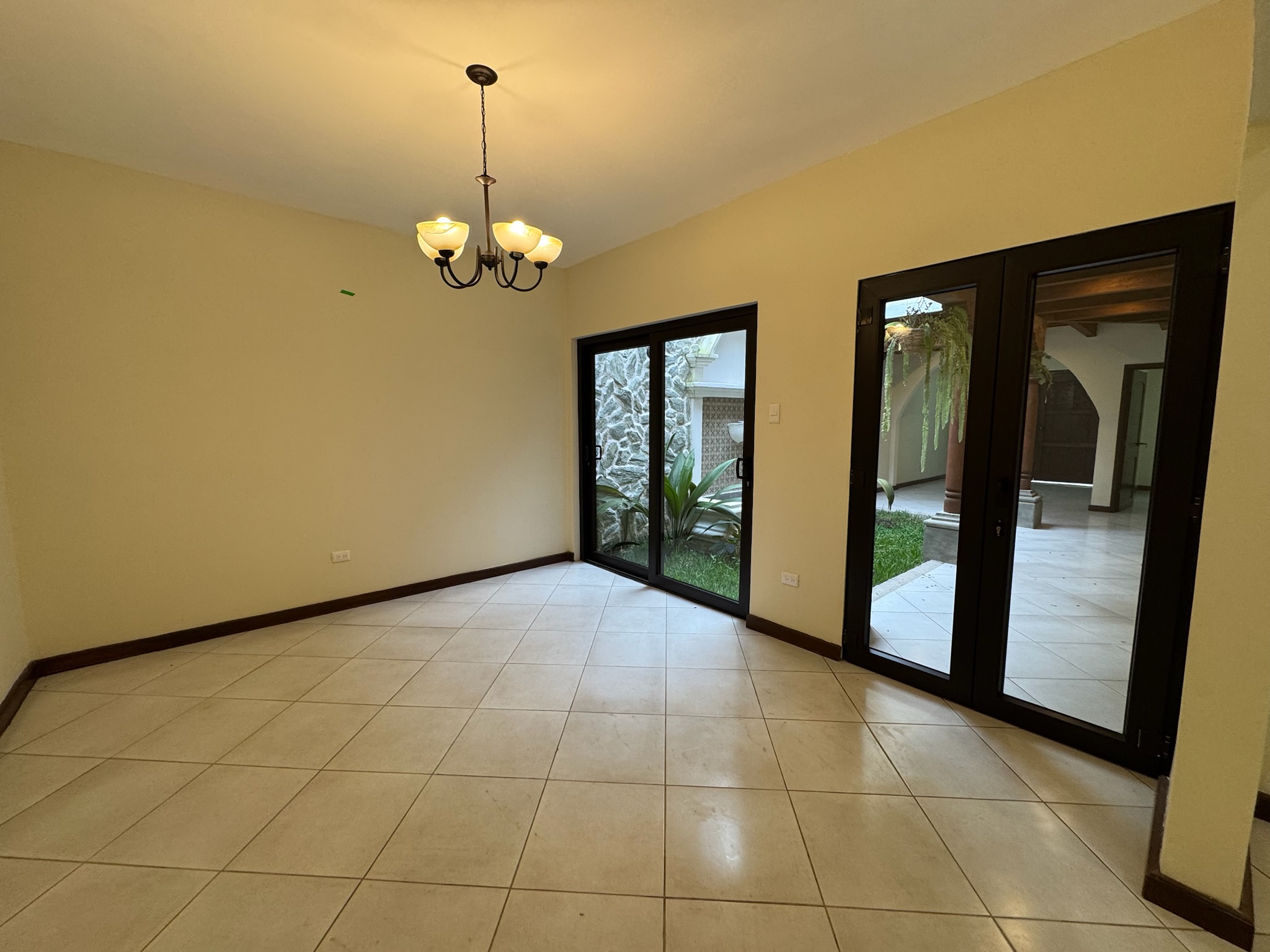 CASA EN VENTA EN ANTIGUA GARDENS