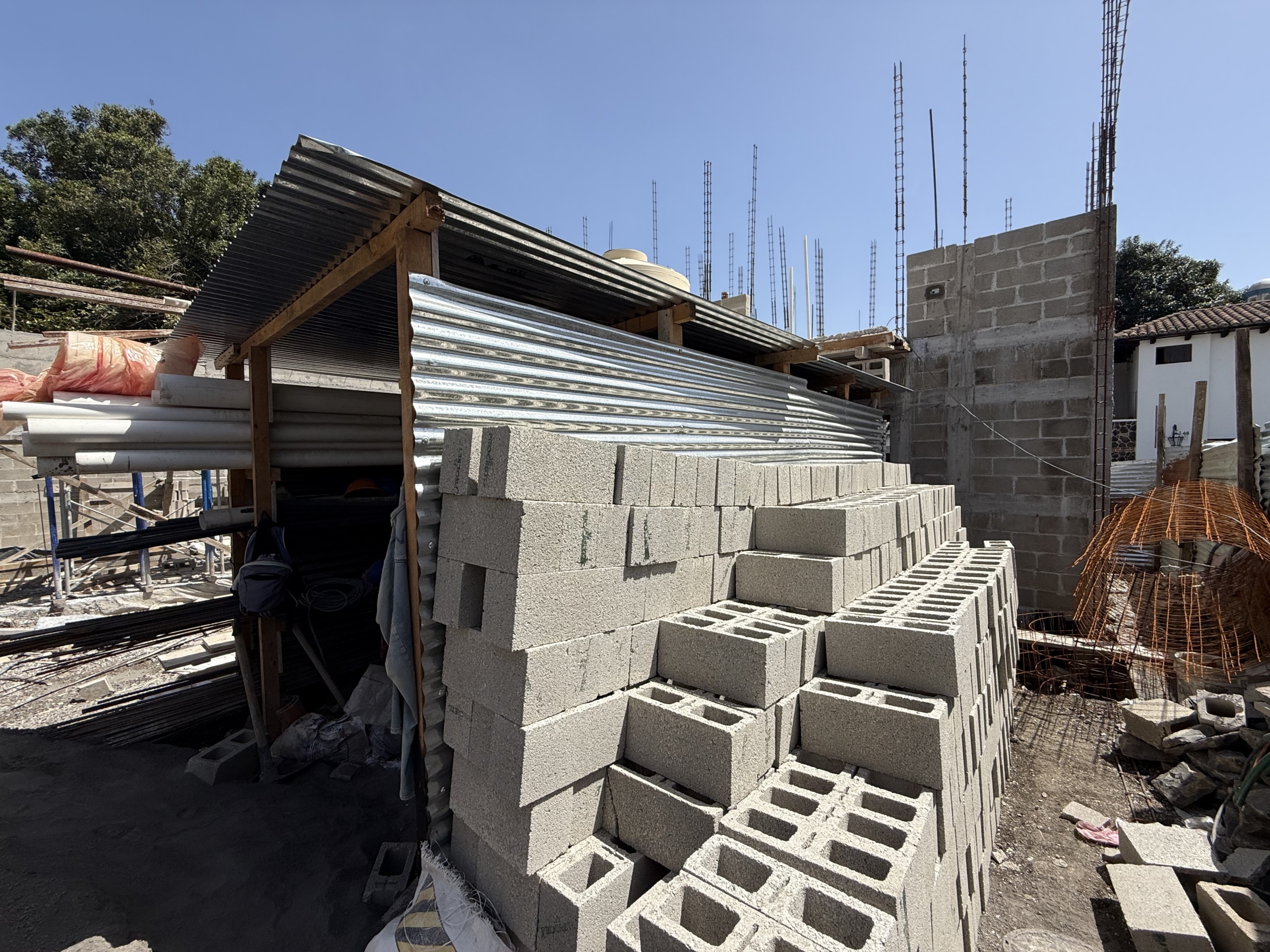 CASA EN VENTA EN CONSTRUCCIÓN EN ANTIGUA GUATEMALA