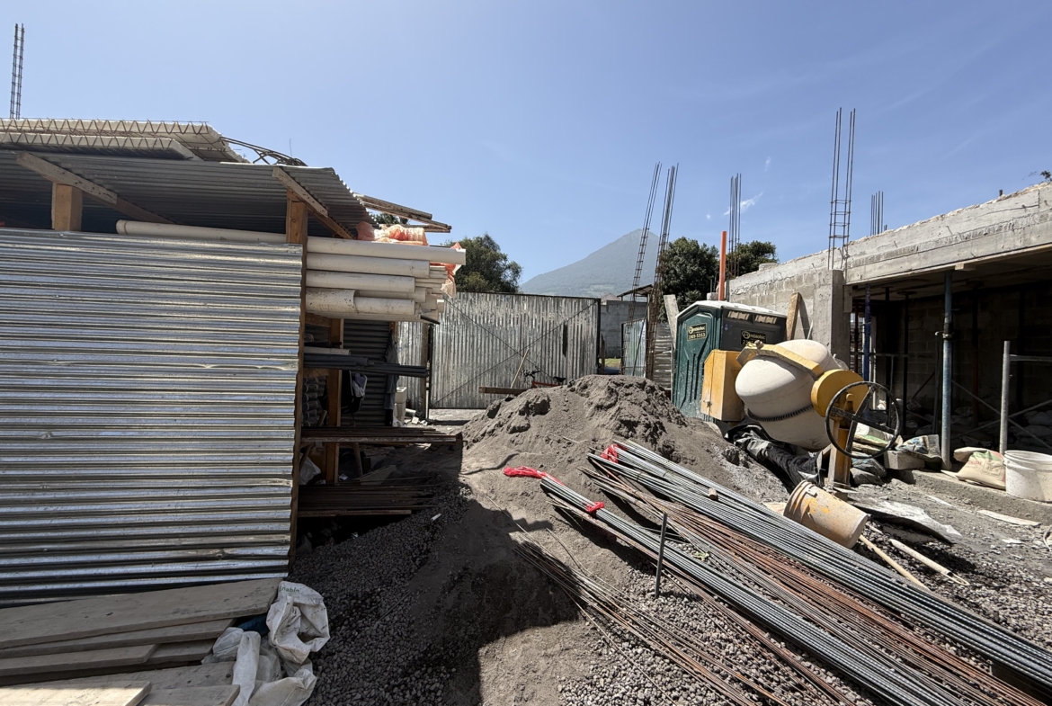 CASA EN VENTA EN CONSTRUCCIÓN EN ANTIGUA GUATEMALA