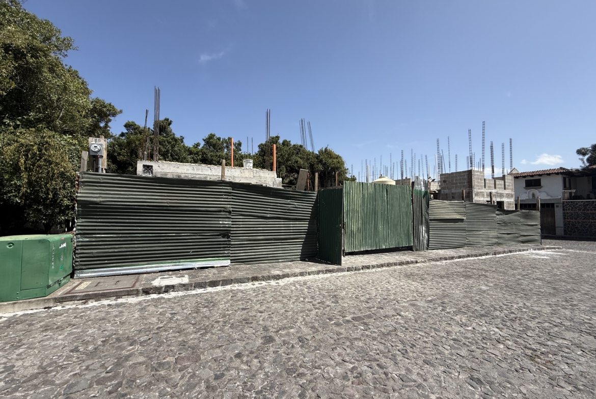 CASA EN VENTA EN CONSTRUCCIÓN EN ANTIGUA GUATEMALA